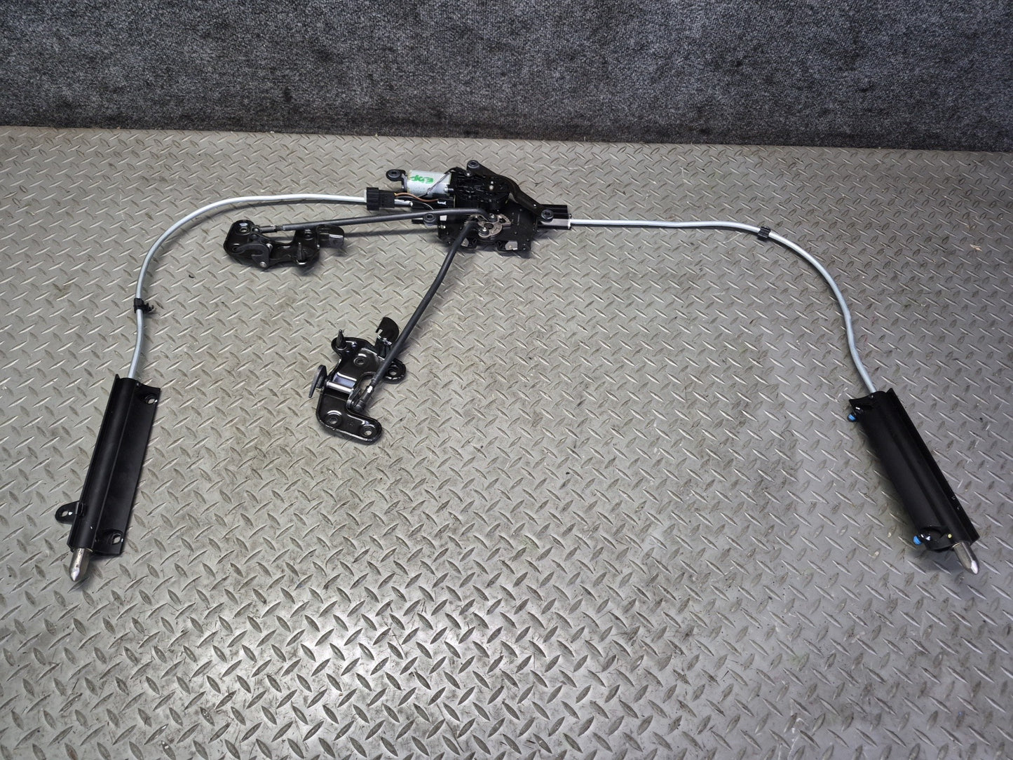 2015-2020 BMW F33 F83 M4 Convertible  Folding TOP Roof Lock Latch Motor Assembly