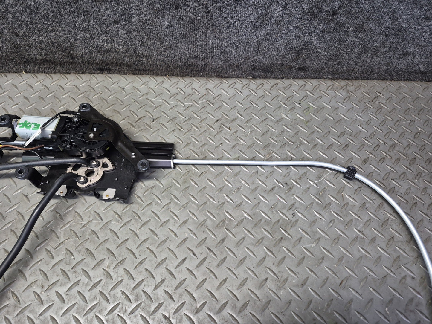 2015-2020 BMW F33 F83 M4 Convertible  Folding TOP Roof Lock Latch Motor Assembly