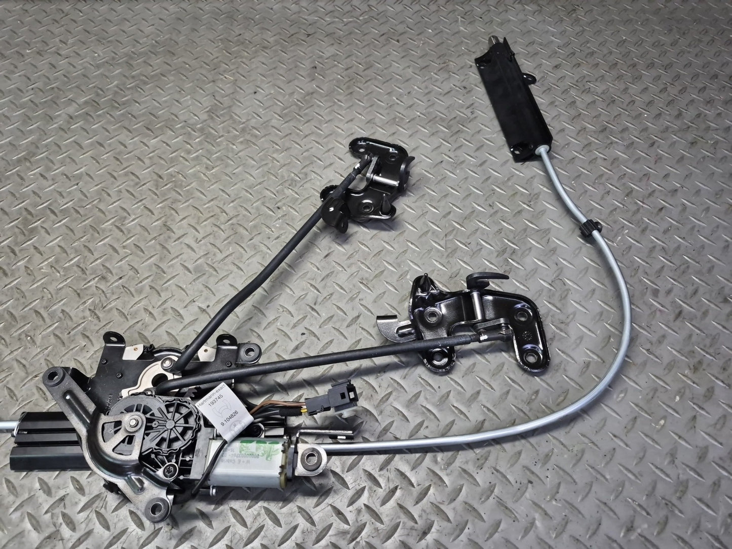 2015-2020 BMW F33 F83 M4 Convertible  Folding TOP Roof Lock Latch Motor Assembly