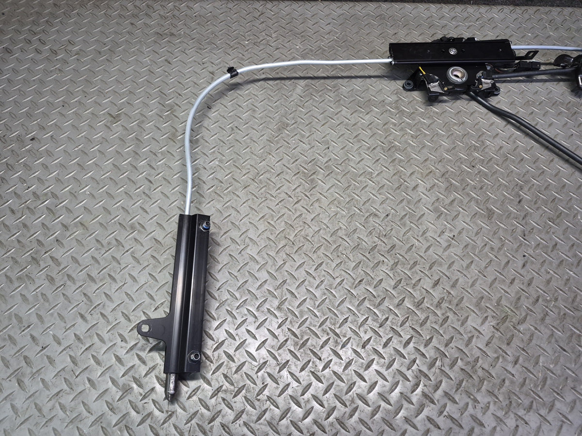 2015-2020 BMW F33 F83 M4 Convertible  Folding TOP Roof Lock Latch Motor Assembly