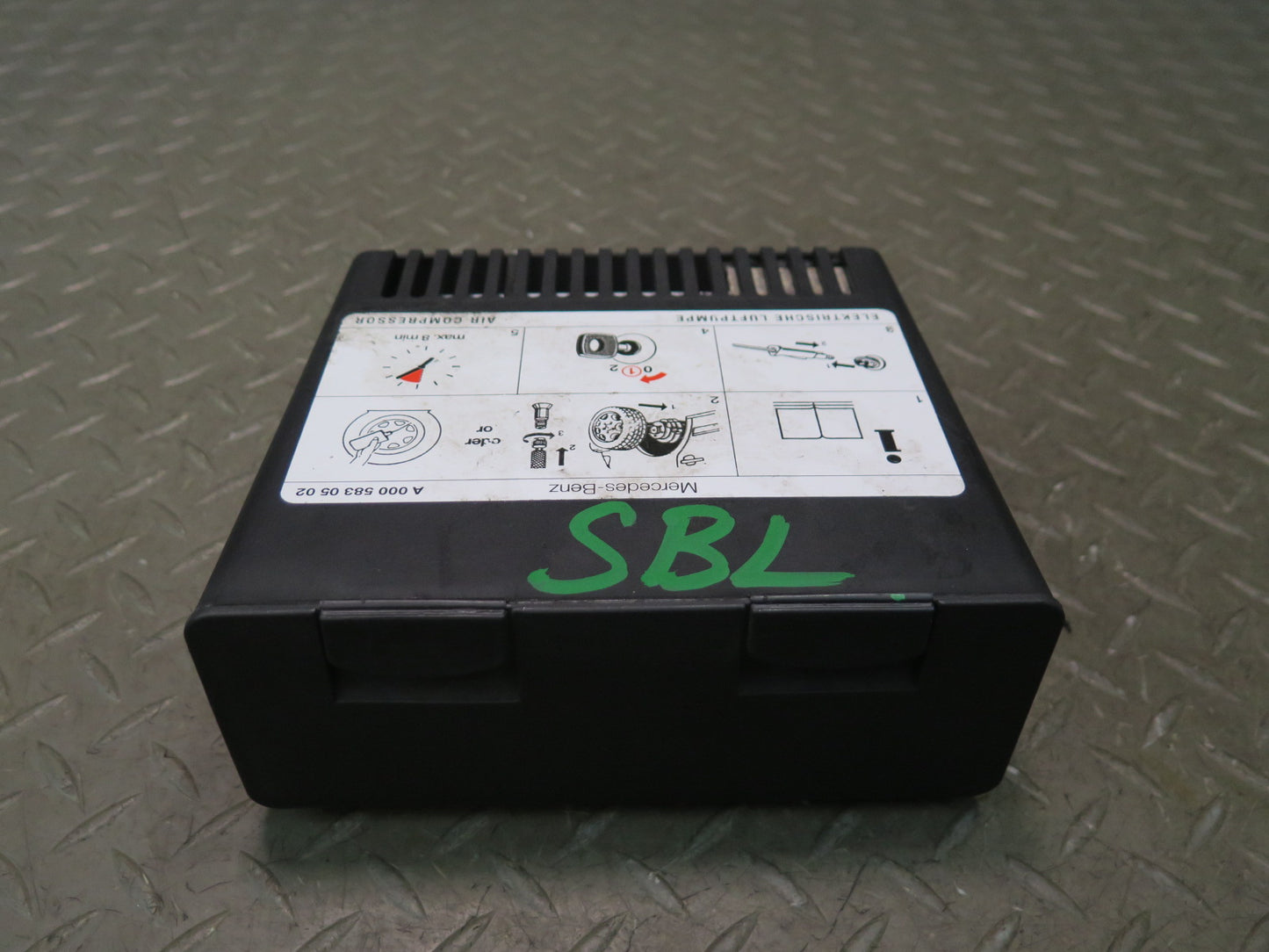 03-08 Mercedes R230 Sl-class Spare Tire Air Compressor Pump OEM