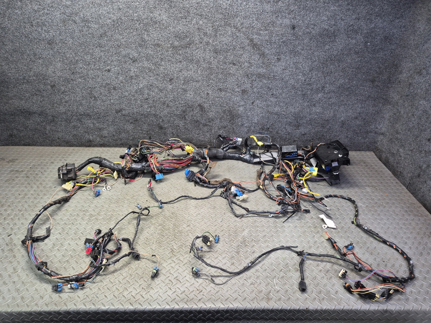 1996 Chevrolet Corvette C4 Coupe A/T Under Dash Interior Wire Wiring Harness OEM