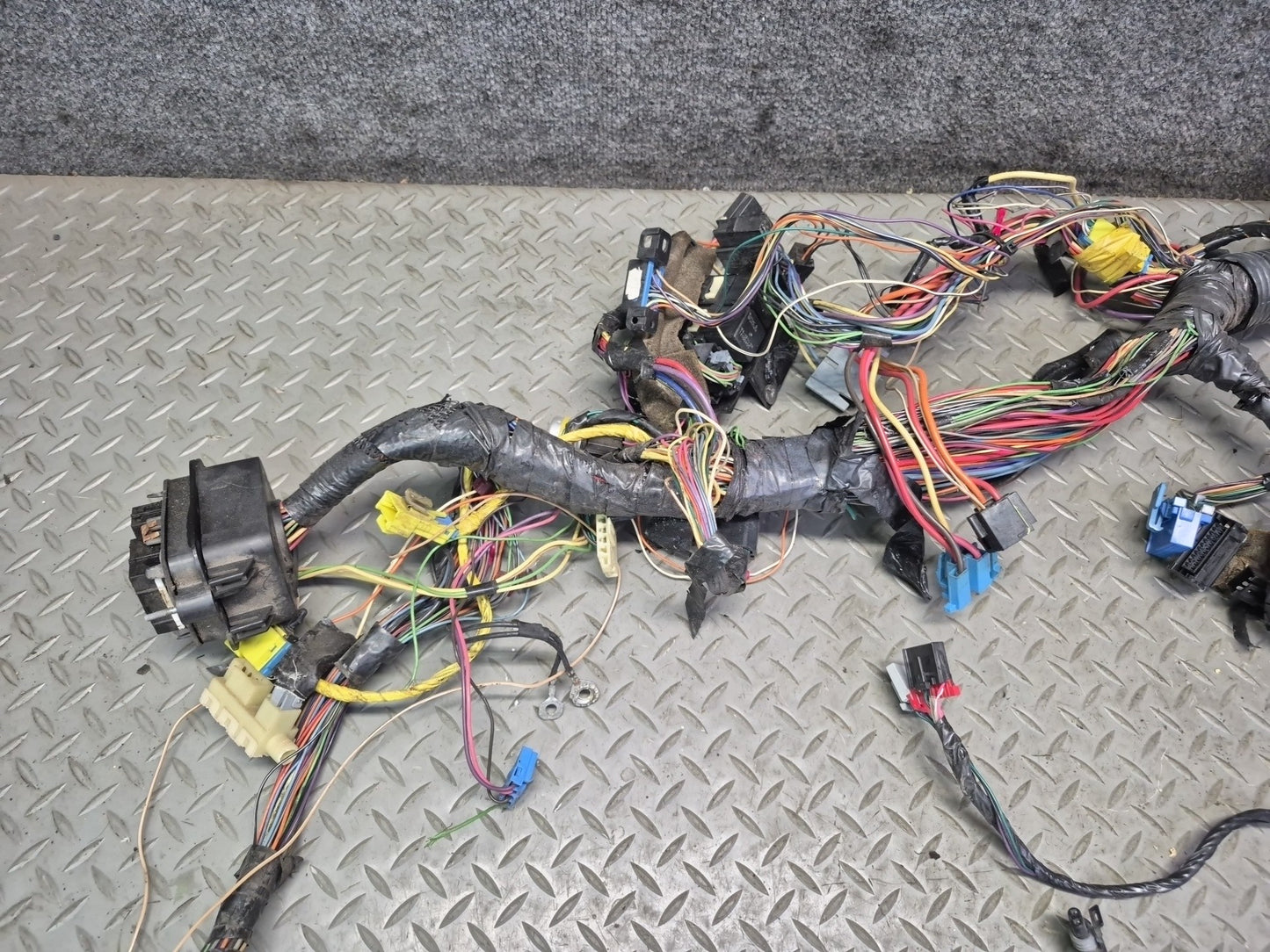 1996 Chevrolet Corvette C4 Coupe A/T Under Dash Interior Wire Wiring Harness OEM