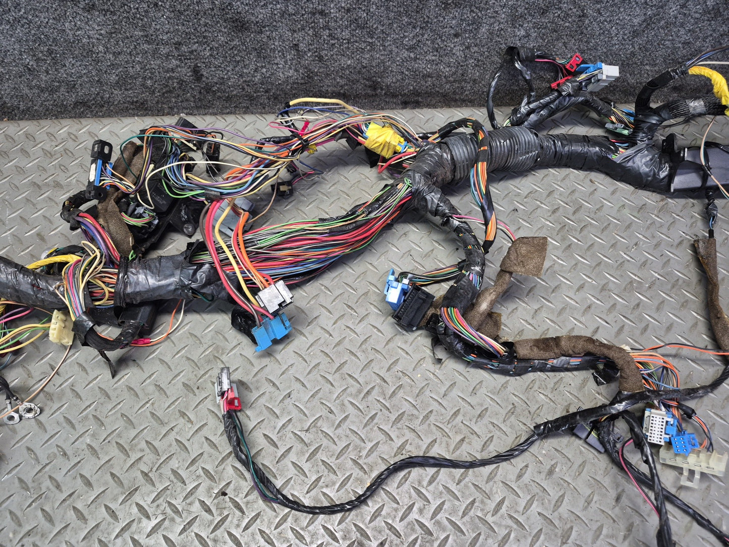 1996 Chevrolet Corvette C4 Coupe A/T Under Dash Interior Wire Wiring Harness OEM