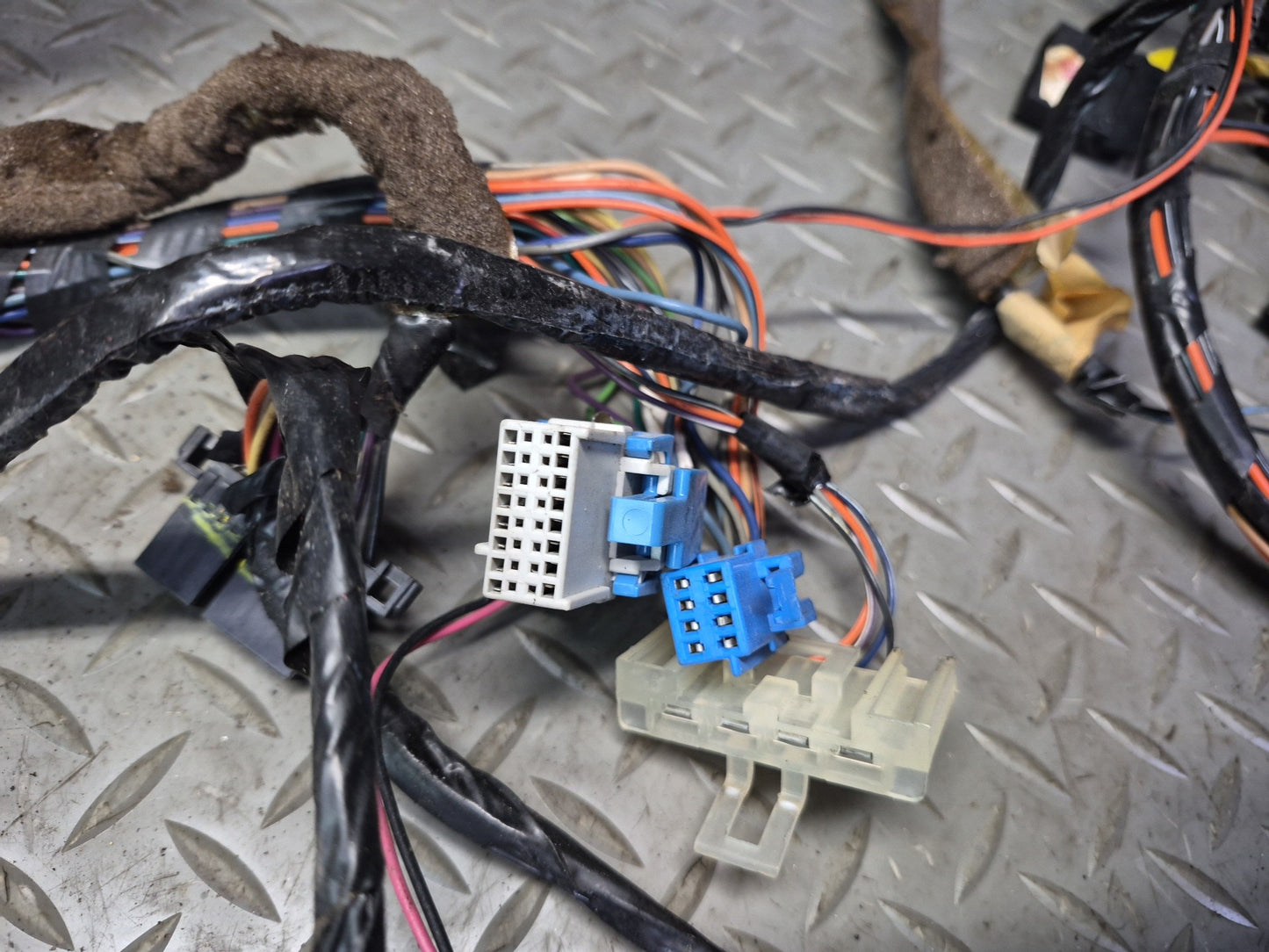 1996 Chevrolet Corvette C4 Coupe A/T Under Dash Interior Wire Wiring Harness OEM