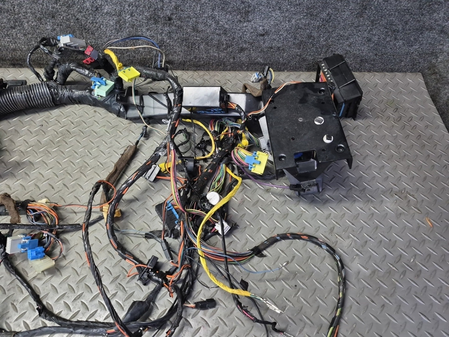 1996 Chevrolet Corvette C4 Coupe A/T Under Dash Interior Wire Wiring Harness OEM