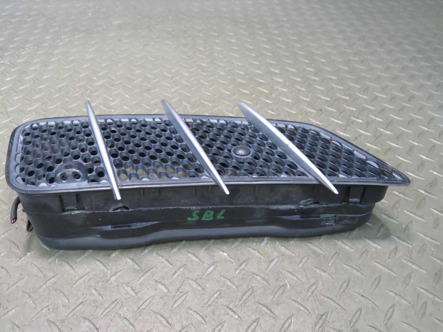 03-12 Mercedes R230 Sl-class Front Right Hood Vent Grille w Spray Jets OEM