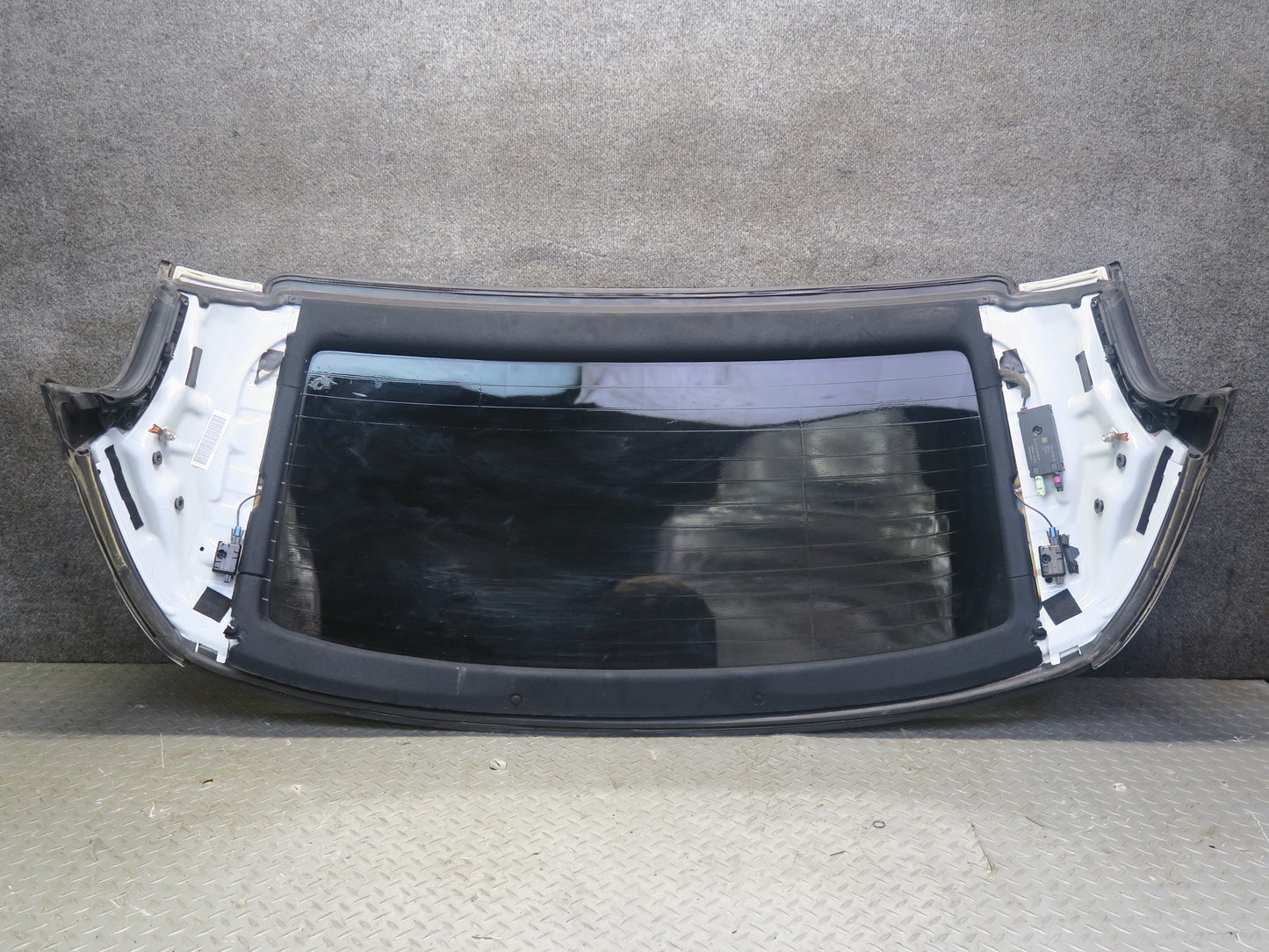 2015-2020 BMW F33 F83 M4 Convertible Hardtop Roof Folding Rear Window Glass