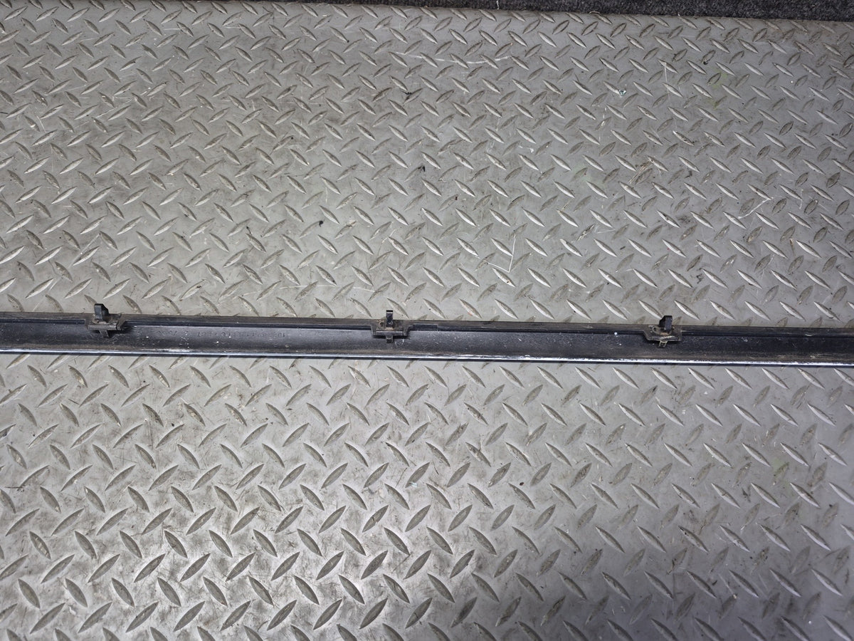 91-96 Chevrolet Corvette C4 Right Door Trim Molding Cover 10220914 OEM