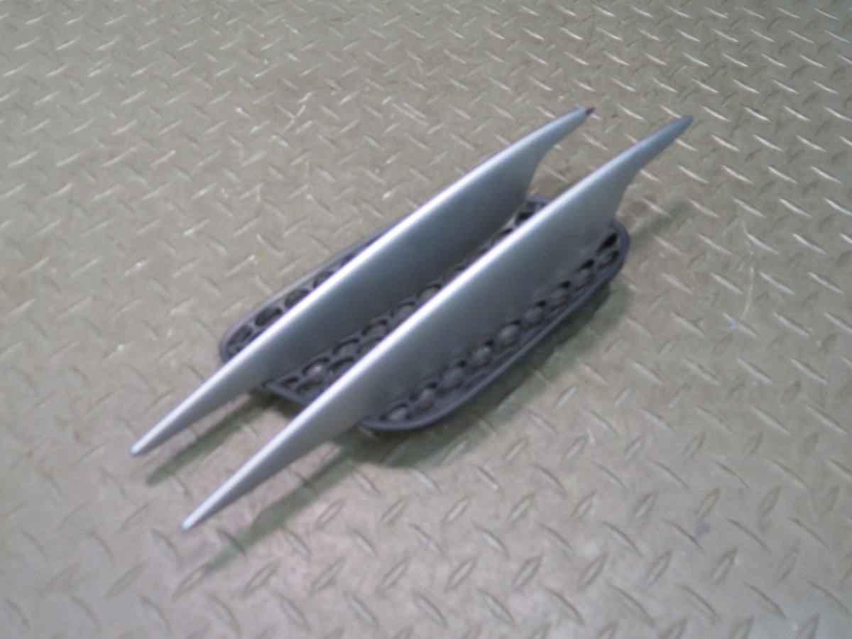 03-08 Mercedes R230 Sl-class Front Left Fender Grille Vent Trim Molding OEM