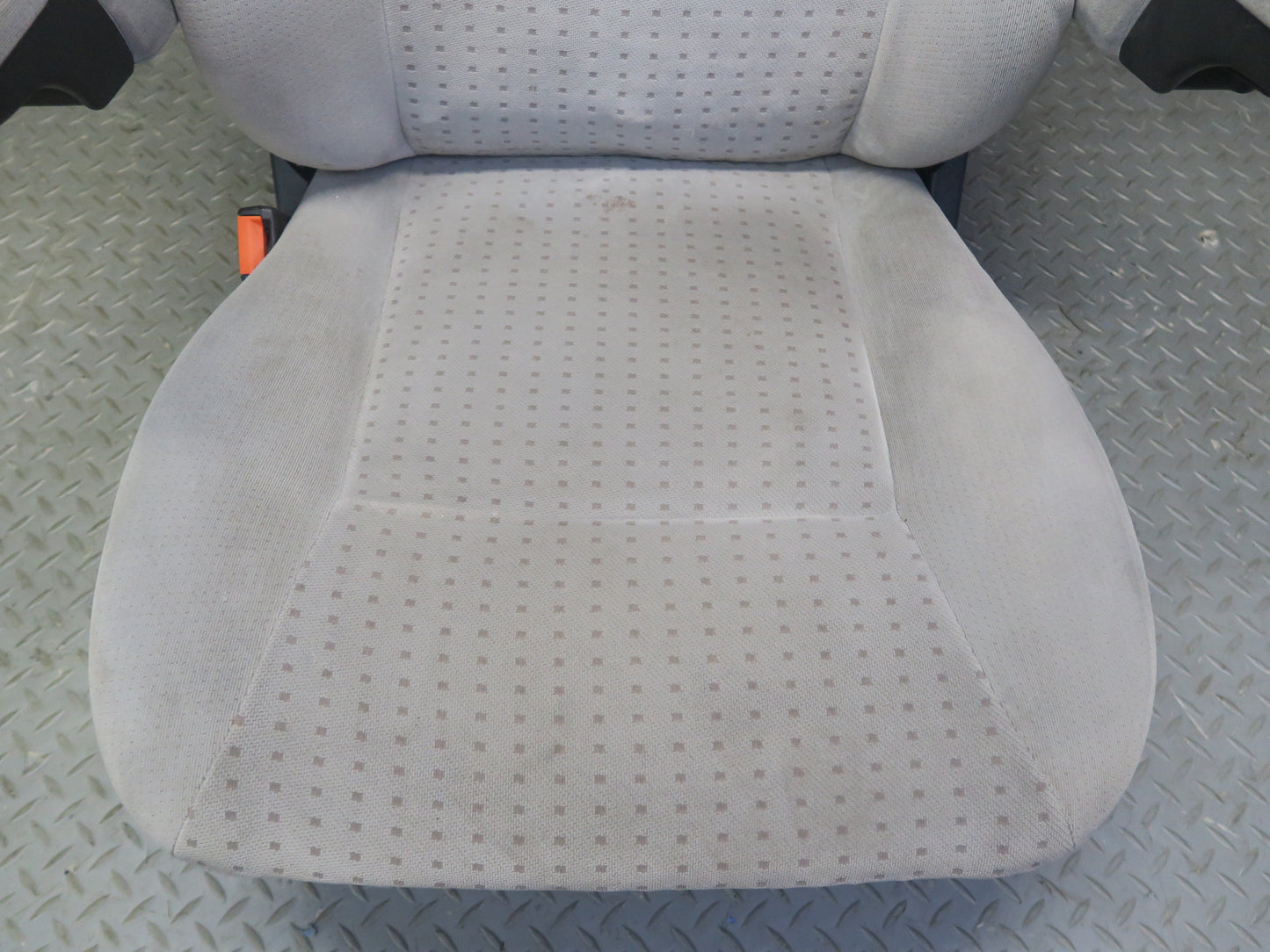 01-03 VW Eurovan T4 Set of 2 Front Left & Right Cloth Seat w Armrest Gray OEM