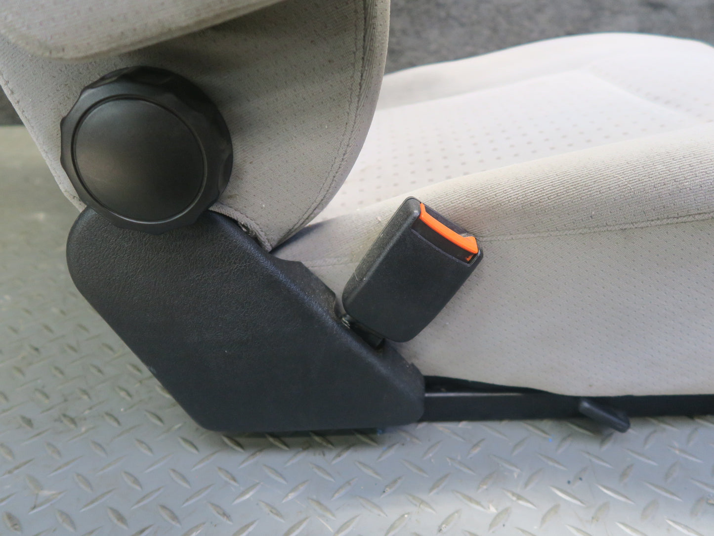01-03 VW Eurovan T4 Set of 2 Front Left & Right Cloth Seat w Armrest Gray OEM