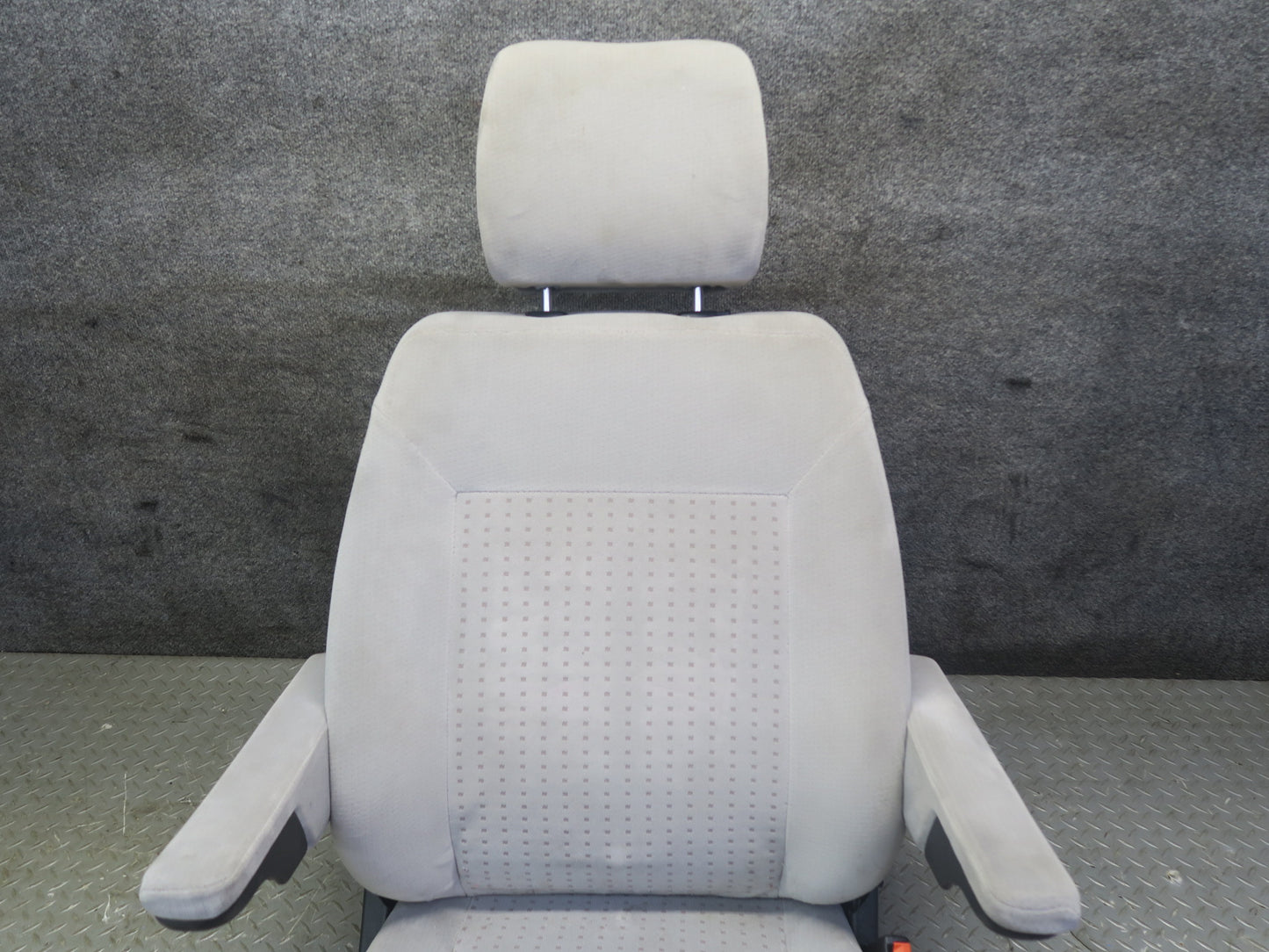 01-03 VW Eurovan T4 Set of 2 Front Left & Right Cloth Seat w Armrest Gray OEM