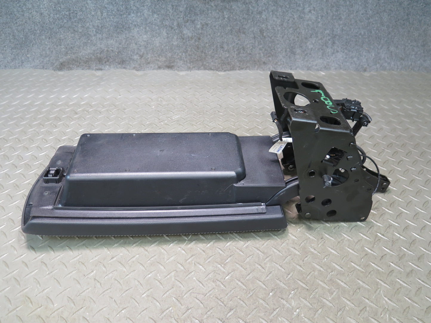 03-06 Mercedes SL55 AMG R230 Center Console Leather Armrest Lid Cover w Tray OEM
