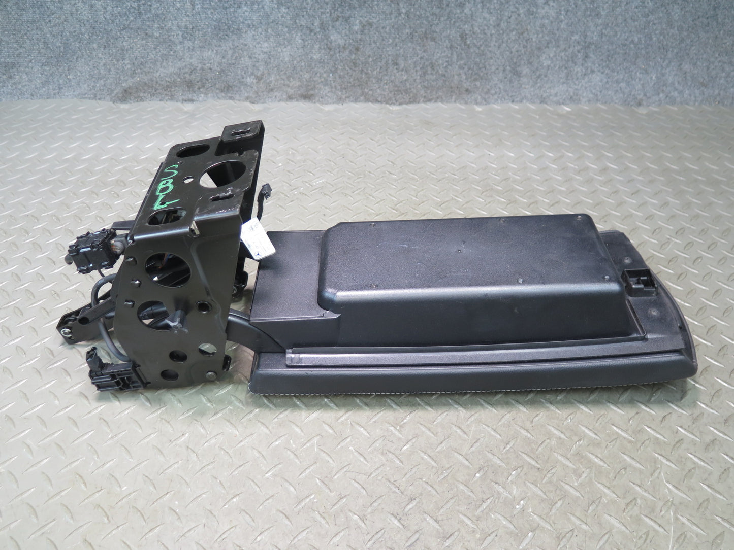03-06 Mercedes SL55 AMG R230 Center Console Leather Armrest Lid Cover w Tray OEM