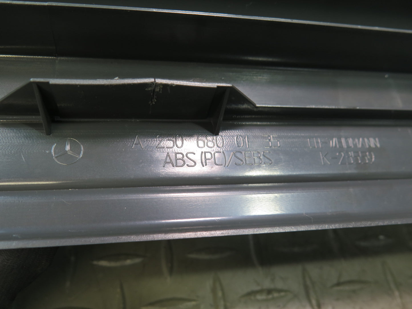 03-06 Mercedes R230 Sl-class Set of 2 Door Scuff Sill Plate Trim Cover OEM
