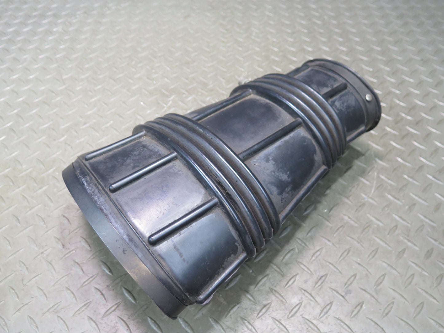 92-93 Chevrolet Corvette C4 Air Intake Tube Duct Pipe OEM