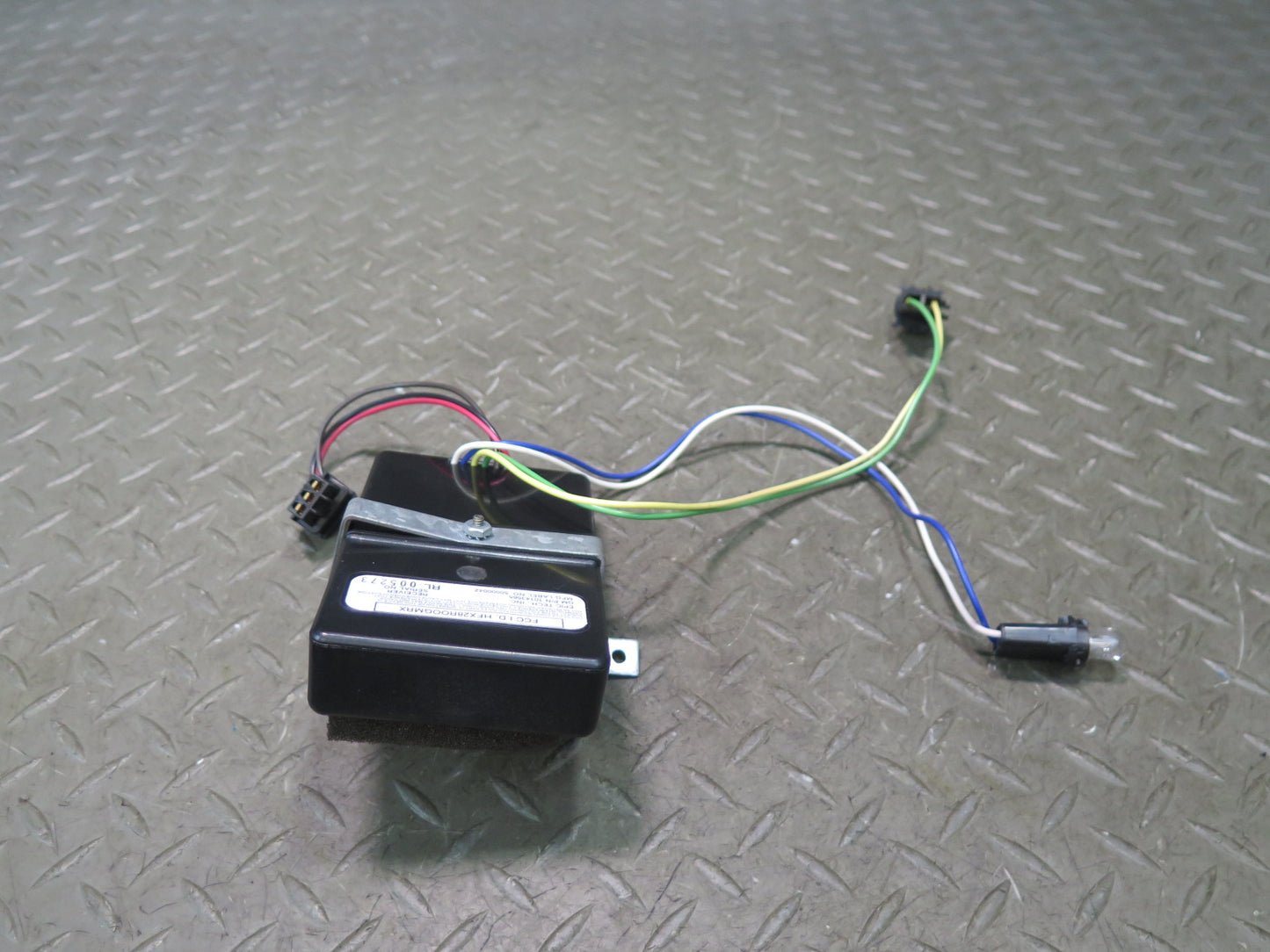 92-93 Chevrolet Corvette C4 Tire Pressure Monitor Sensor Module 10143554 OEM