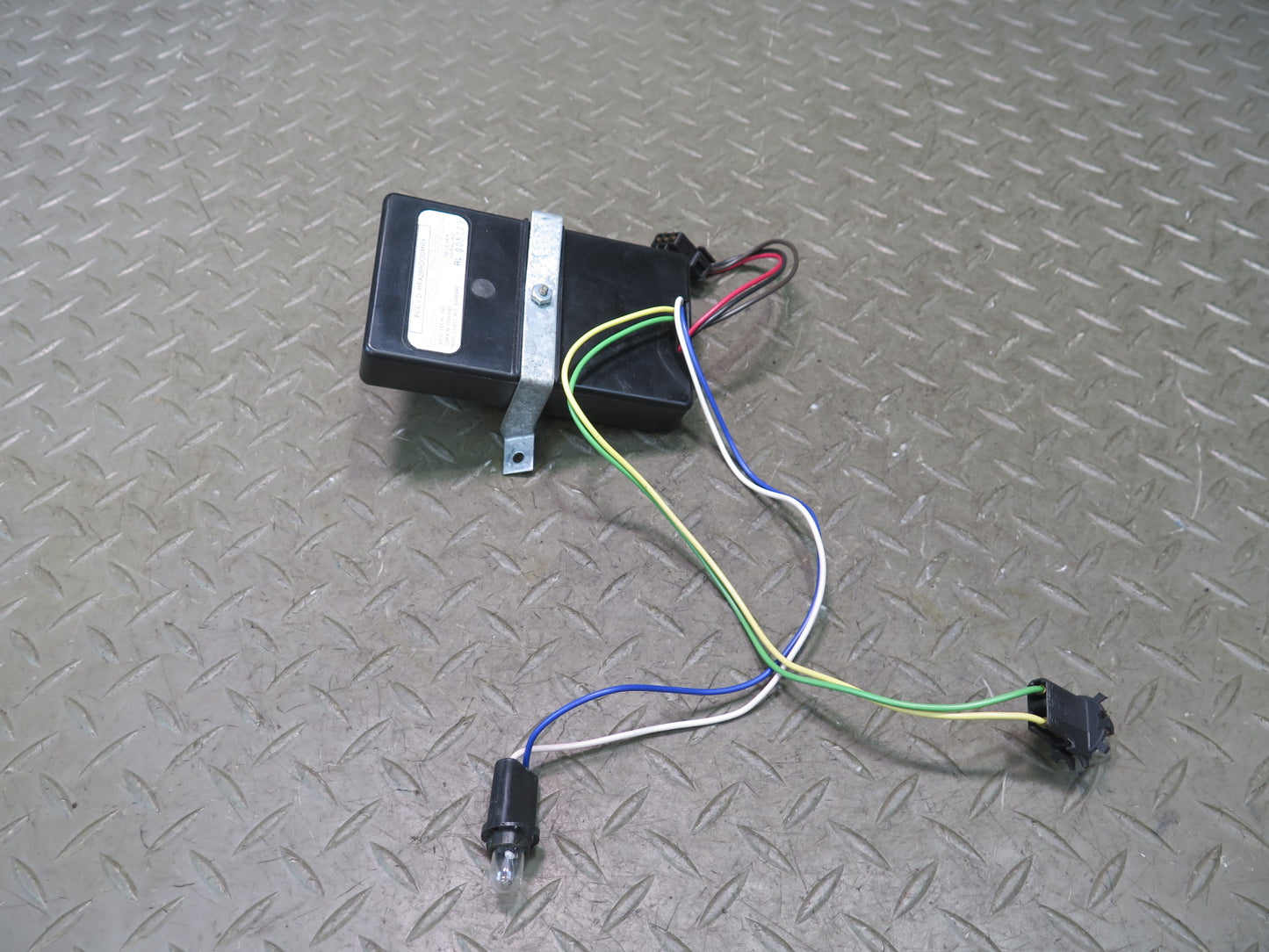 92-93 Chevrolet Corvette C4 Tire Pressure Monitor Sensor Module 10143554 OEM