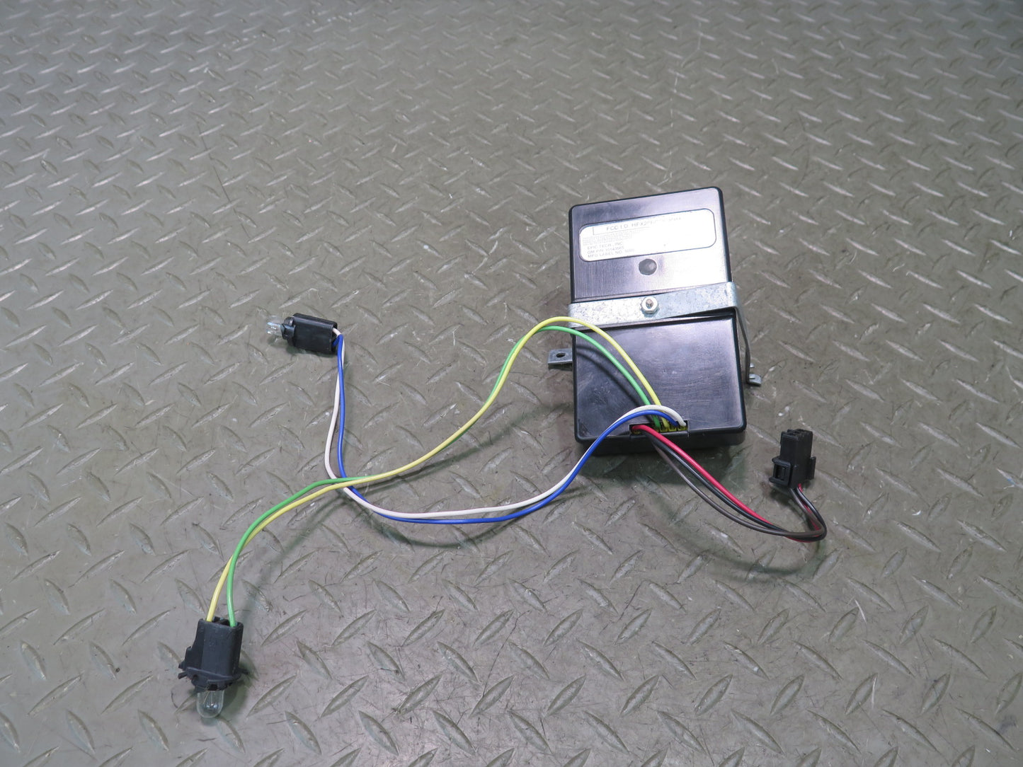 92-93 Chevrolet Corvette C4 Tire Pressure Monitor Sensor Module 10143554 OEM