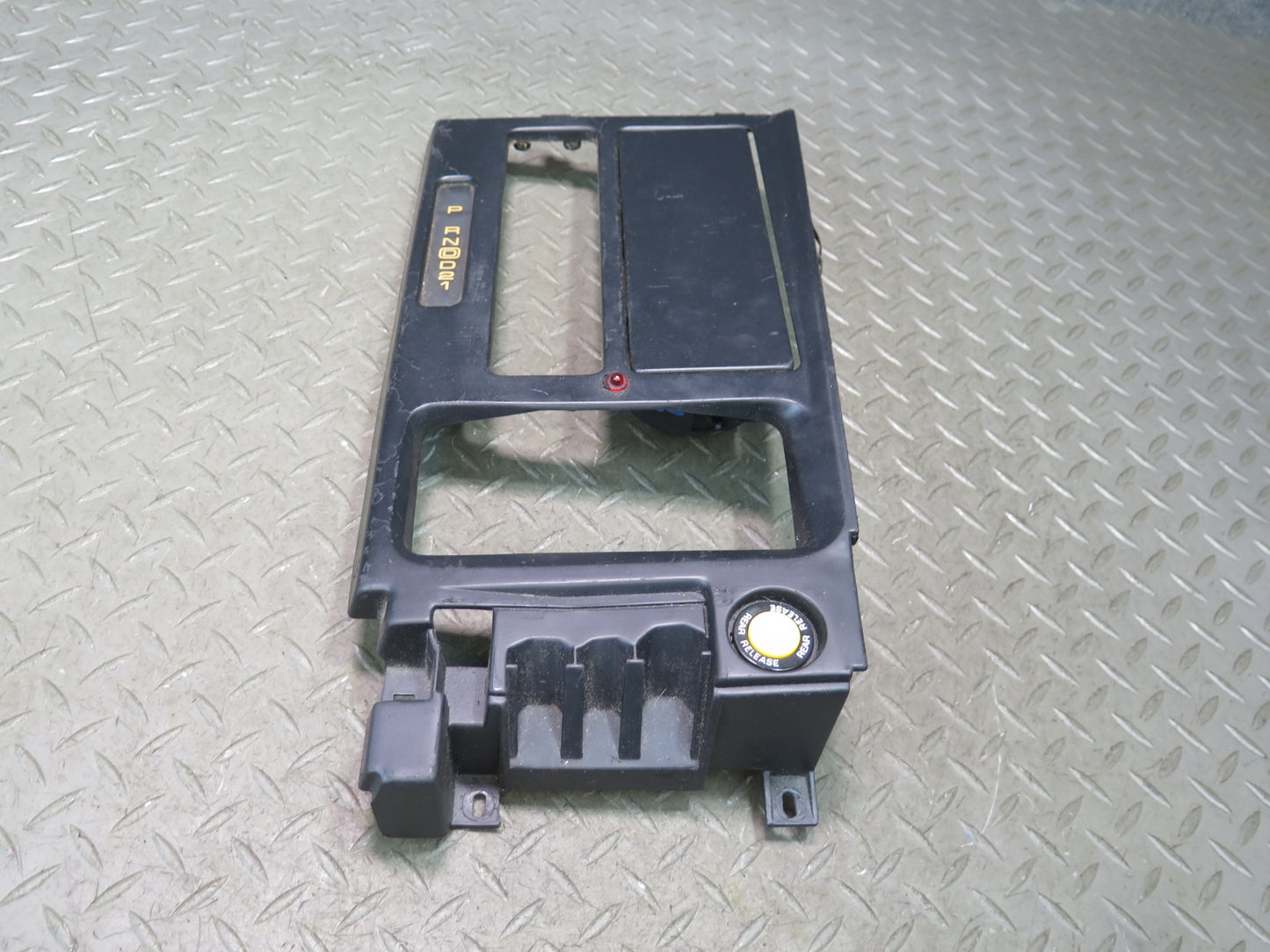92-93 Chevrolet Corvette C4 A/T Center Console Shifter Trim w CUP Holder OEM