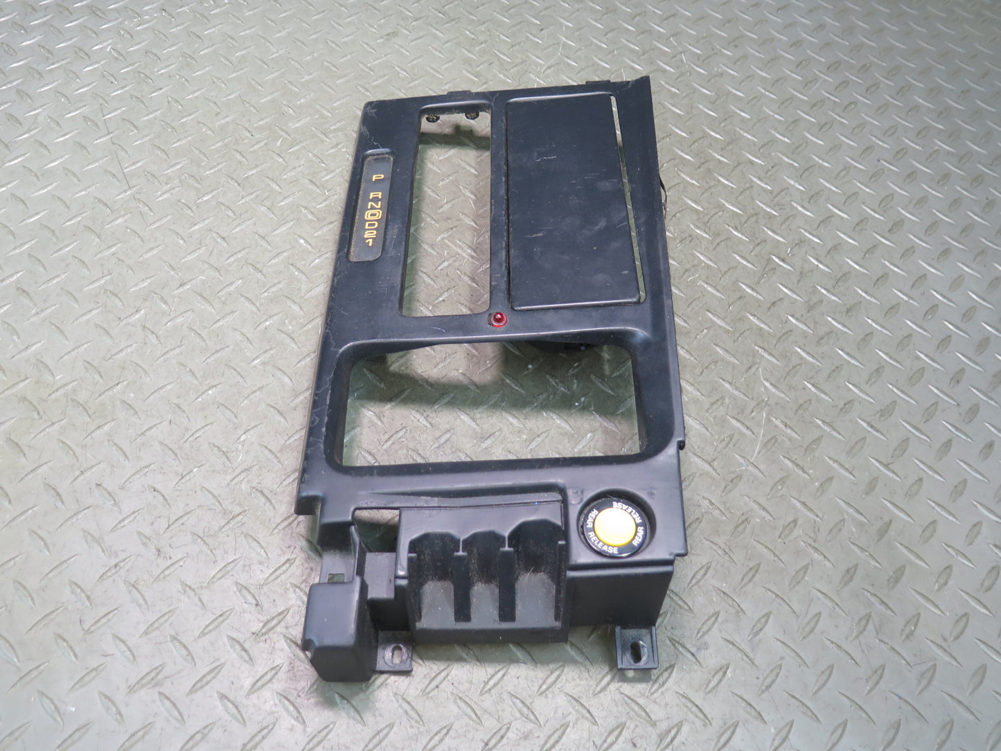 92-93 Chevrolet Corvette C4 A/T Center Console Shifter Trim w CUP Holder OEM