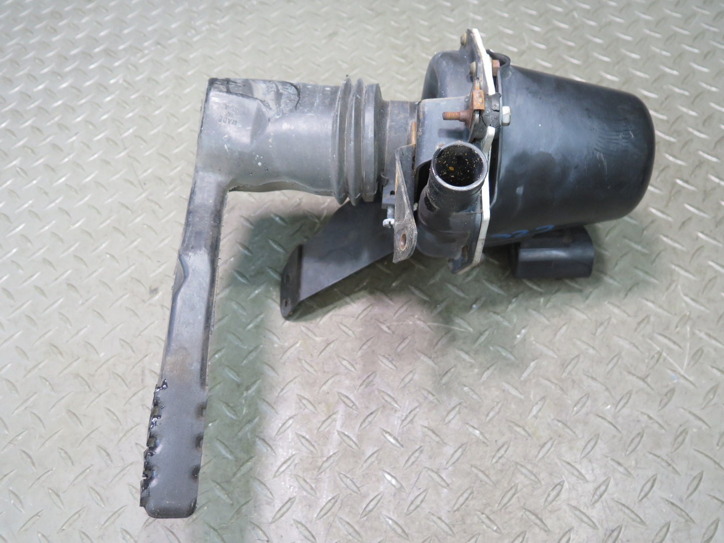 92-93 Chevrolet Corvette C4 Secondary Air Injection Smog Pump w Duct OEM