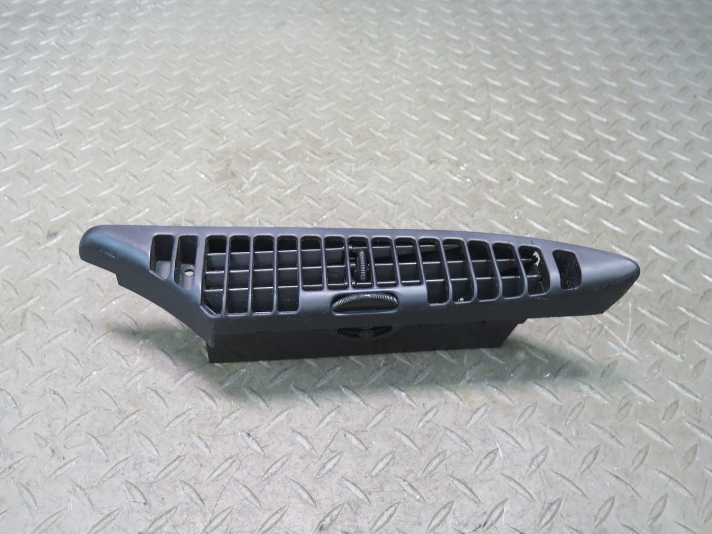 90-93 Chevrolet Corvette C4 Dash Front Right A/C Air Vent Grille 10086046 OEM