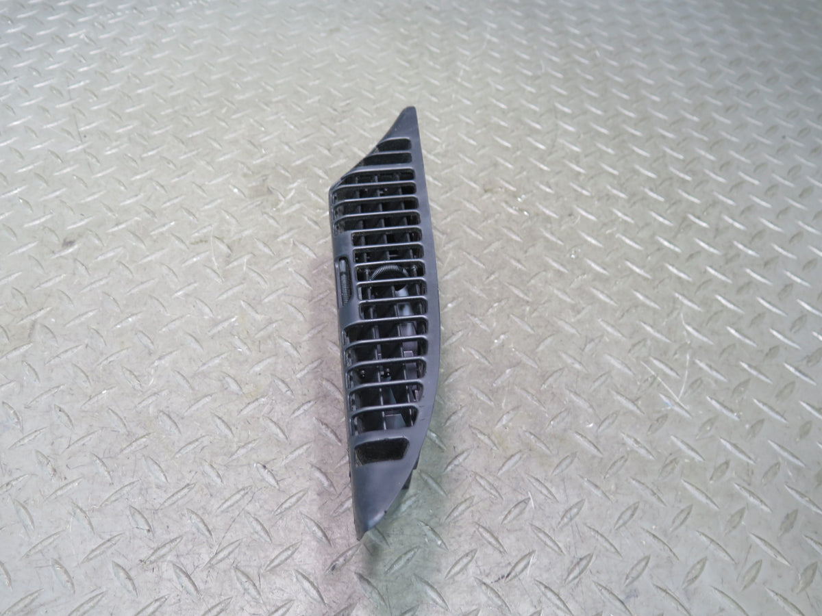90-93 Chevrolet Corvette C4 Dash Front Right A/C Air Vent Grille 10086046 OEM