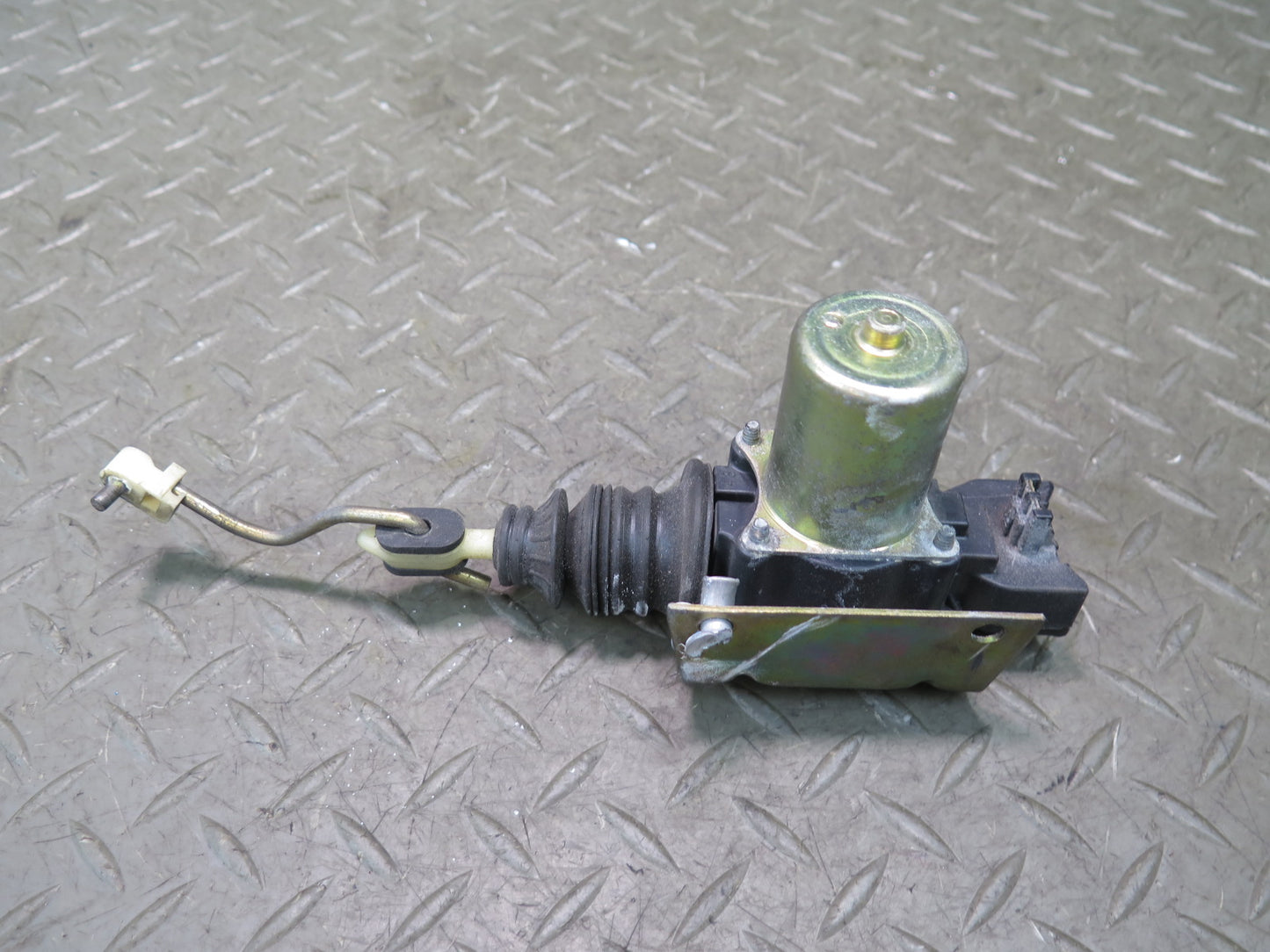 84-93 Chevrolet Corvette C4 Left Door Lock Latch Actuator Motor OEM