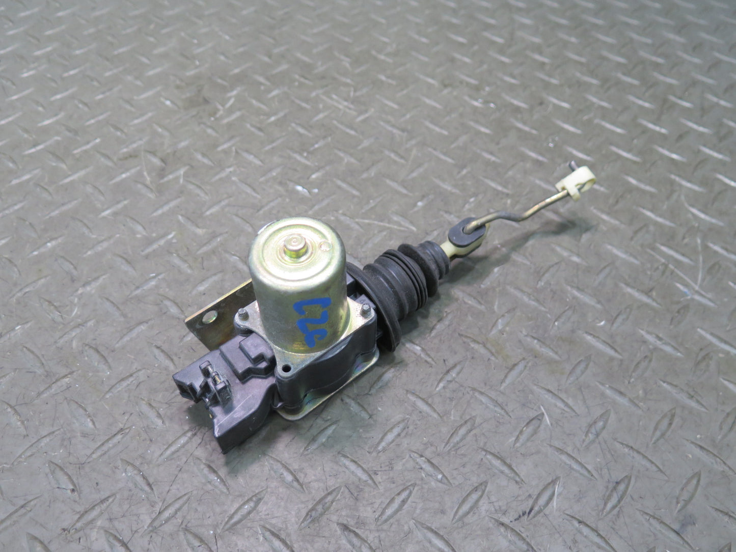 84-93 Chevrolet Corvette C4 Left Door Lock Latch Actuator Motor OEM