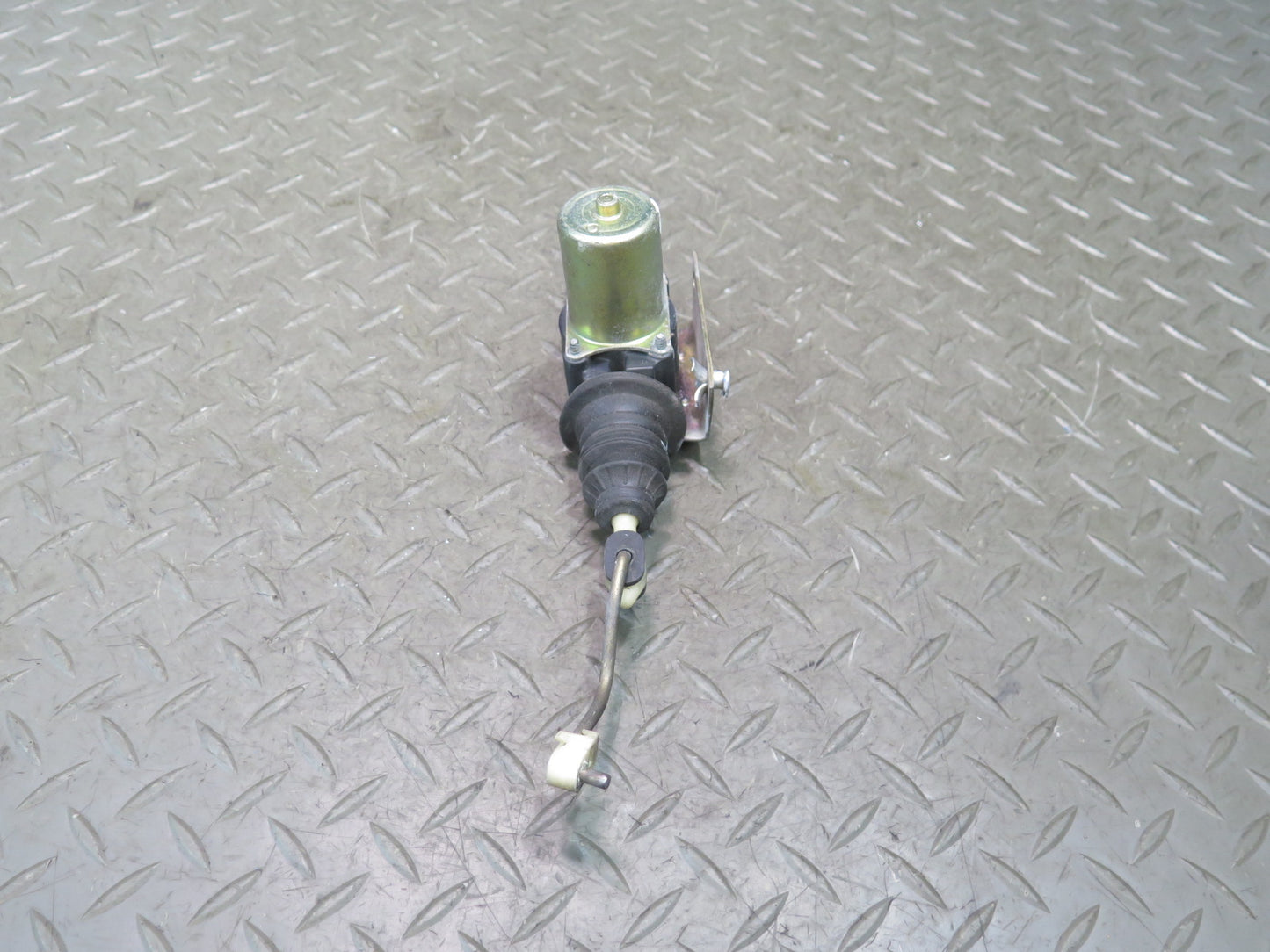 84-93 Chevrolet Corvette C4 Left Door Lock Latch Actuator Motor OEM