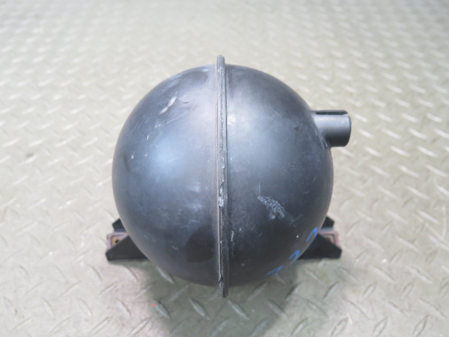 84-96 Chevrolet Corvette C4 Cruise Control Vacuum Reservoir Ball Tank OEM