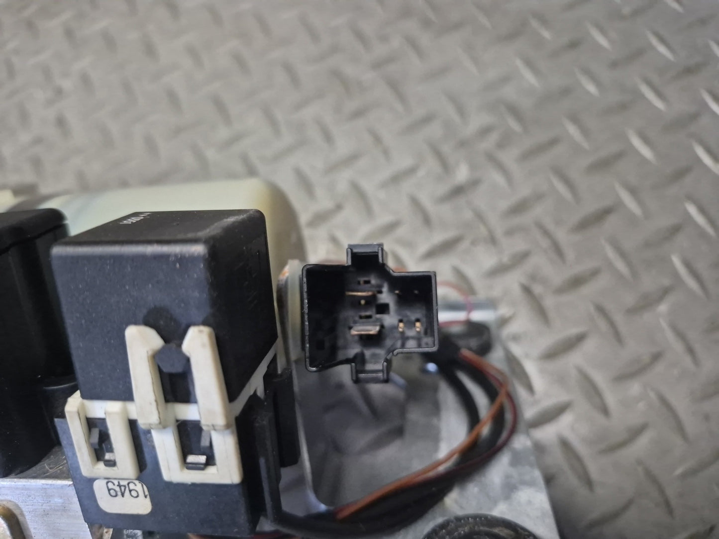 03-06 Mercedes R230 SL55 Convertible TOP Roof Hydraulic Pump Motor OEM