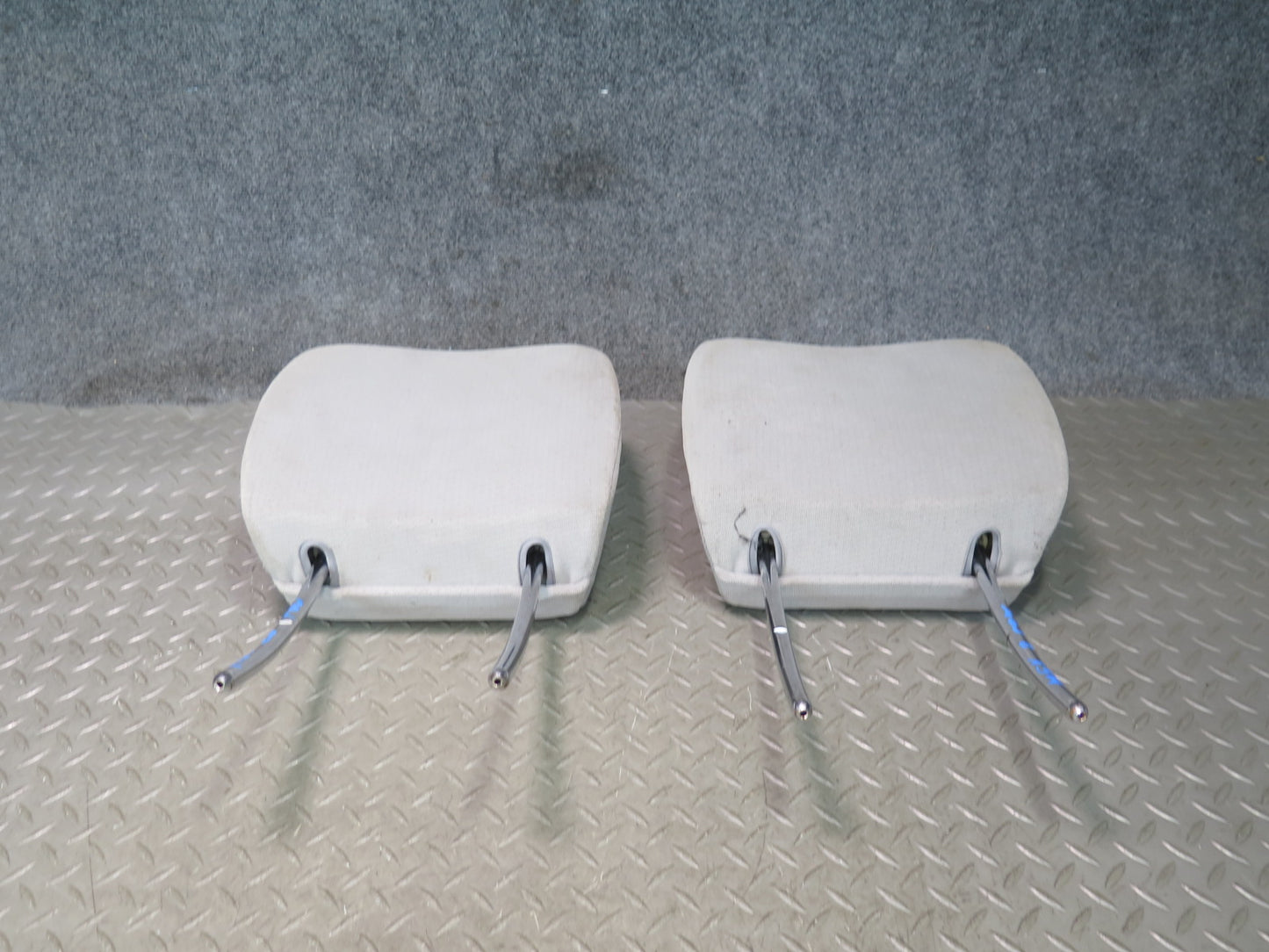 99-03 VW Eurovan T4 Set of 2 Front Left & Right Seat Cloth Headrest OEM