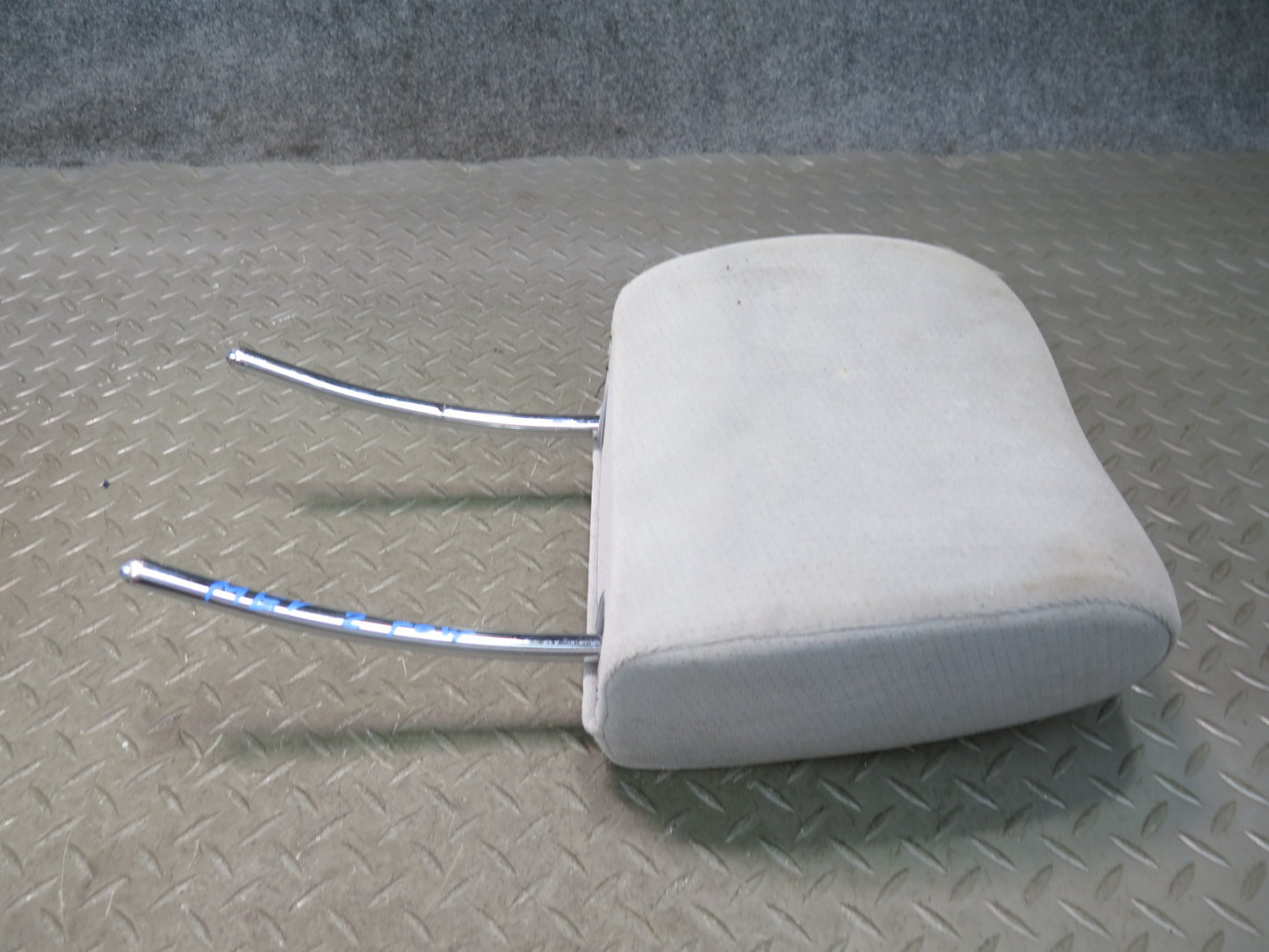 99-03 VW Eurovan T4 Set of 2 Front Left & Right Seat Cloth Headrest OEM