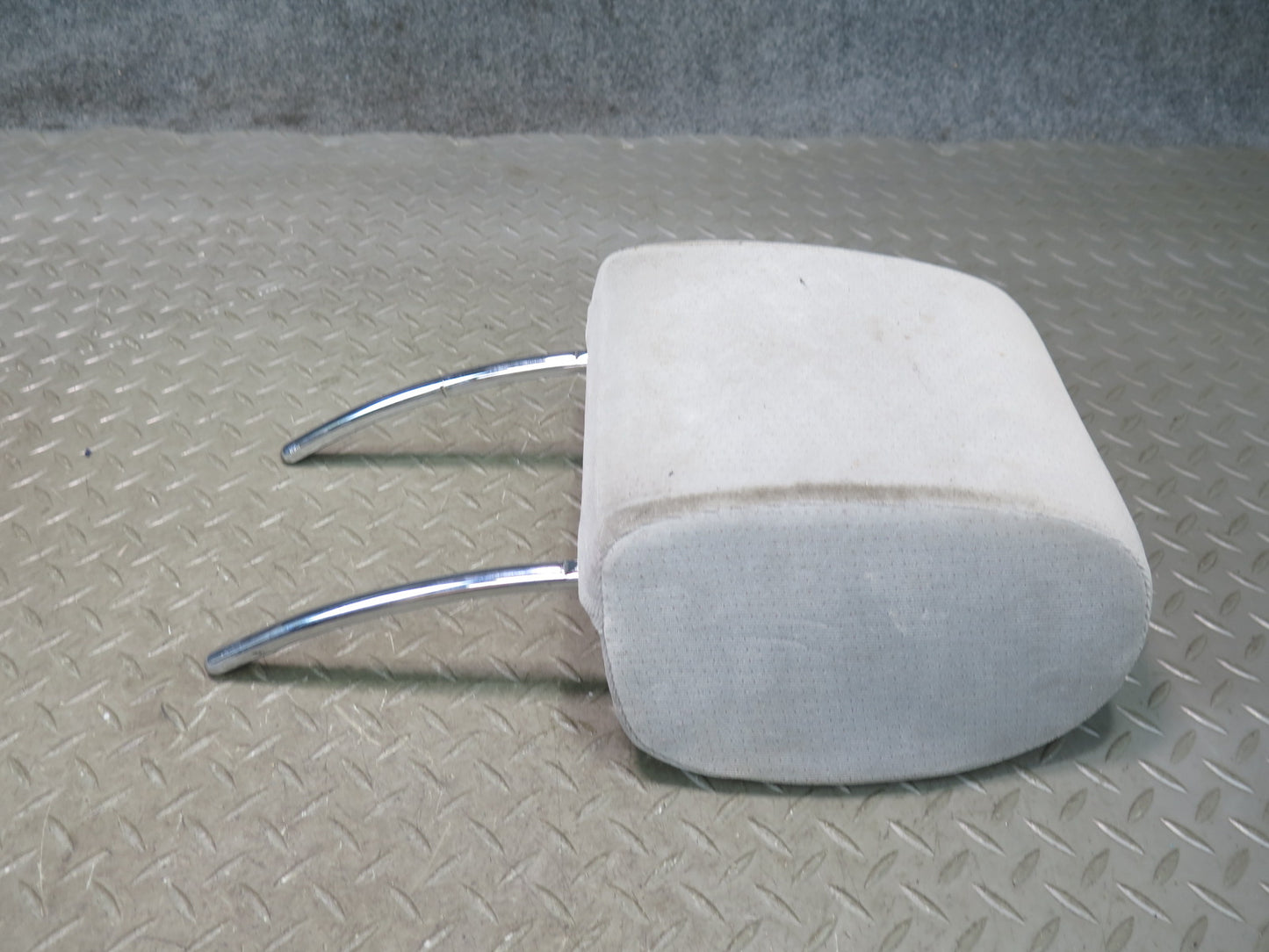 99-03 VW Eurovan T4 Set of 2 Front Left & Right Seat Cloth Headrest OEM
