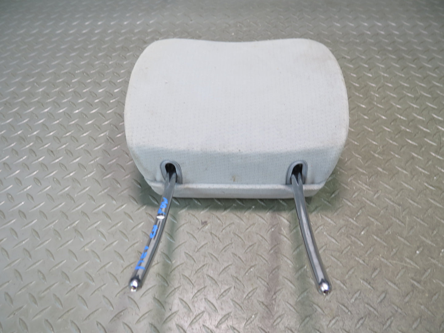 99-03 VW Eurovan T4 Set of 2 Front Left & Right Seat Cloth Headrest OEM