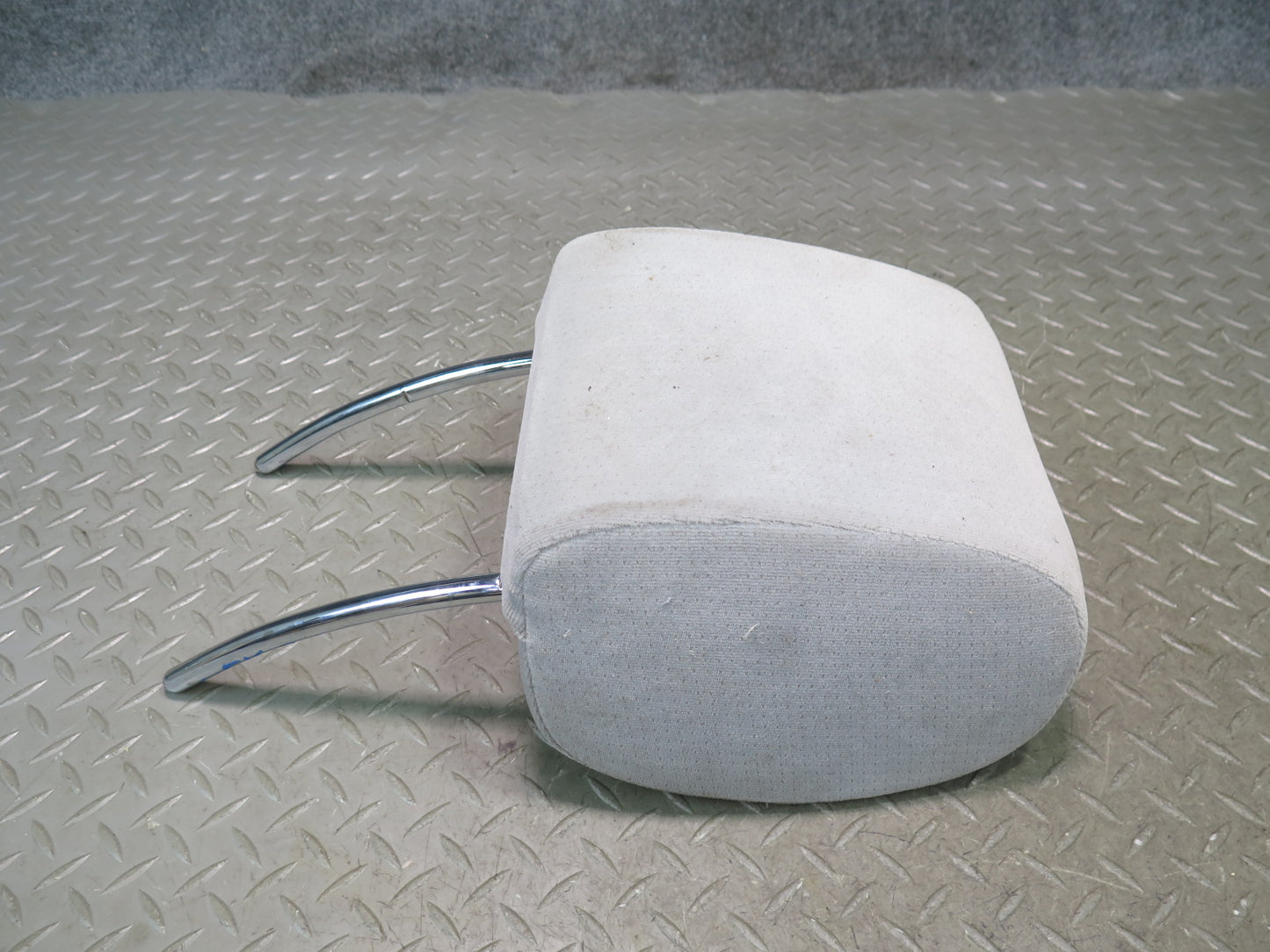 99-03 VW Eurovan T4 Set of 2 Front Left & Right Seat Cloth Headrest OEM