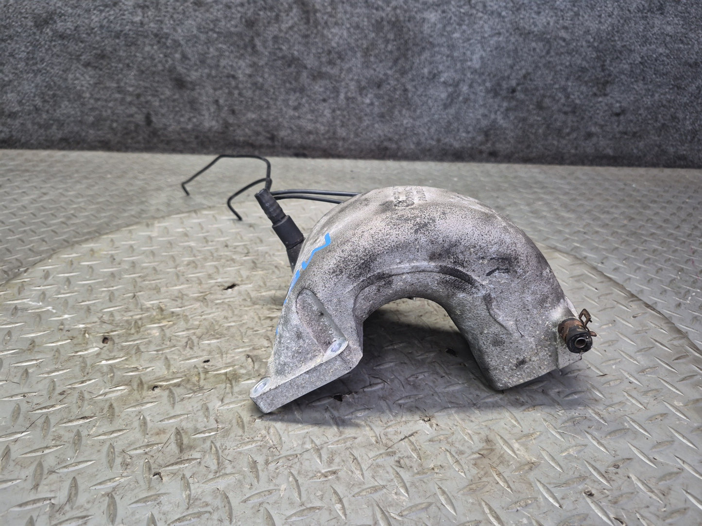 01-03 VW Eurovan T4 2.8L AXK Lower Intake Manifold Pipe 36193702 OEM
