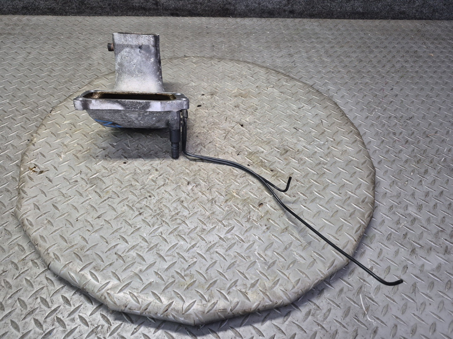 01-03 VW Eurovan T4 2.8L AXK Lower Intake Manifold Pipe 36193702 OEM