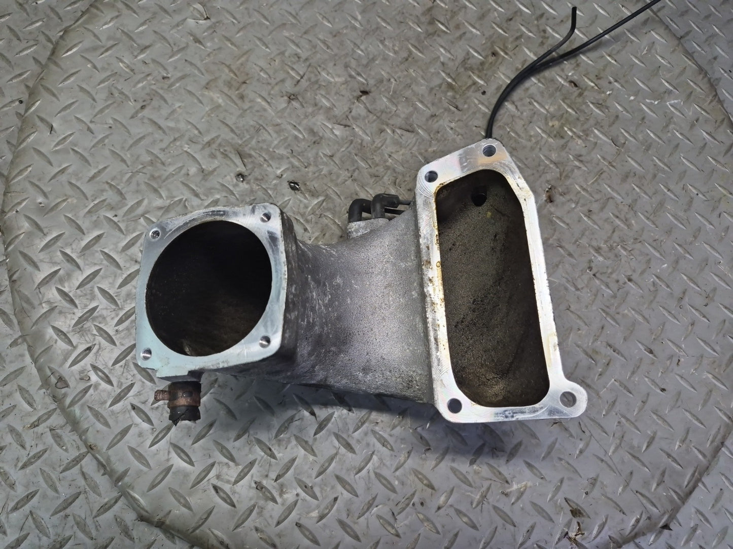 01-03 VW Eurovan T4 2.8L AXK Lower Intake Manifold Pipe 36193702 OEM