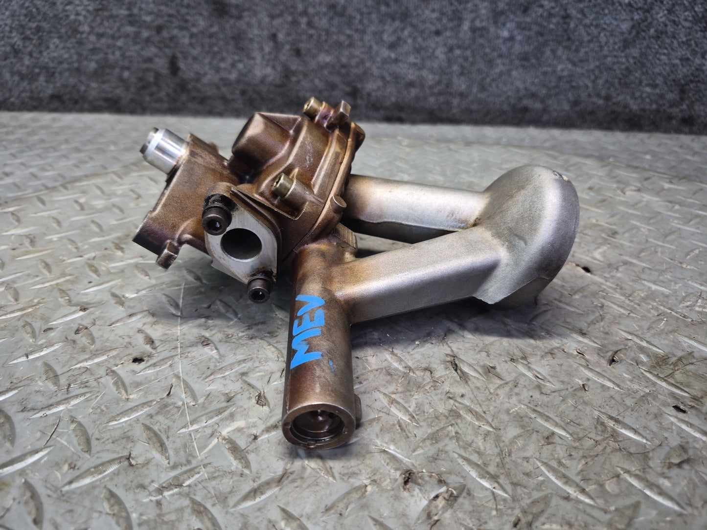 01-03 VW Eurovan T4 2.8L Engine Motor Oil Pump w Pipe & Shaft 021115153E OEM