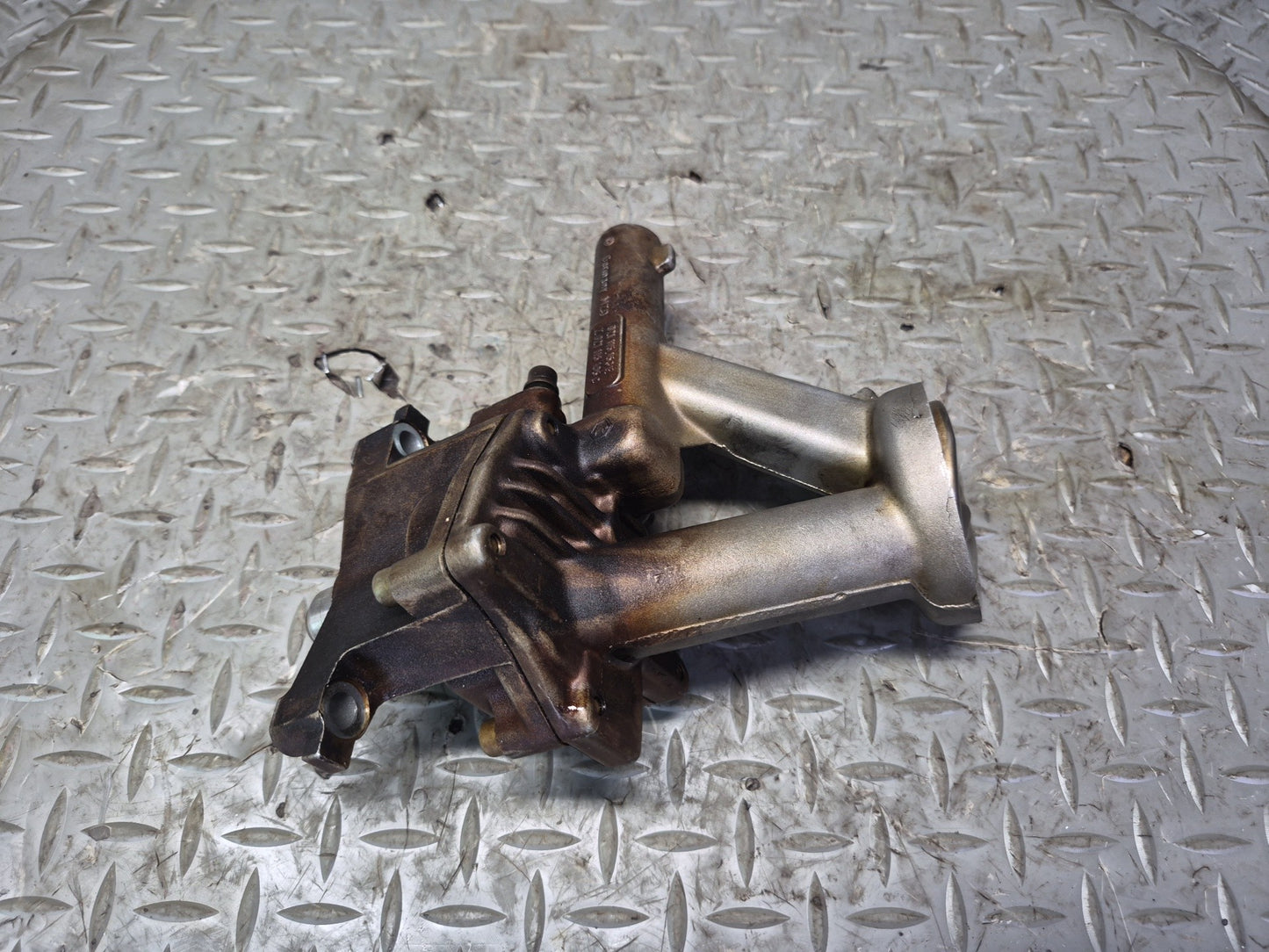 01-03 VW Eurovan T4 2.8L Engine Motor Oil Pump w Pipe & Shaft 021115153E OEM