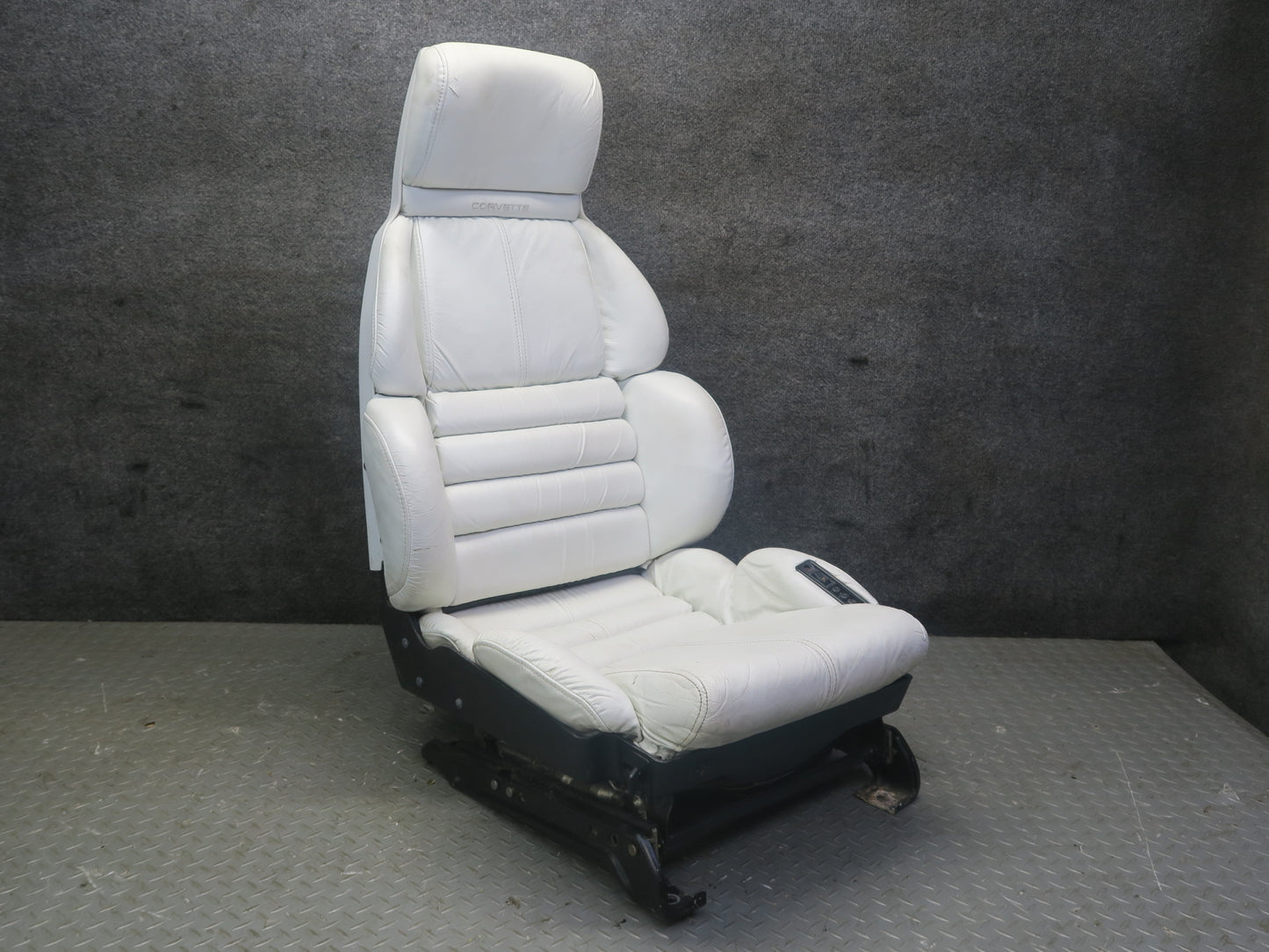 92-93 Chevrolet Corvette C4 Set of 2 Front Left & Right Leather Seat Damaged