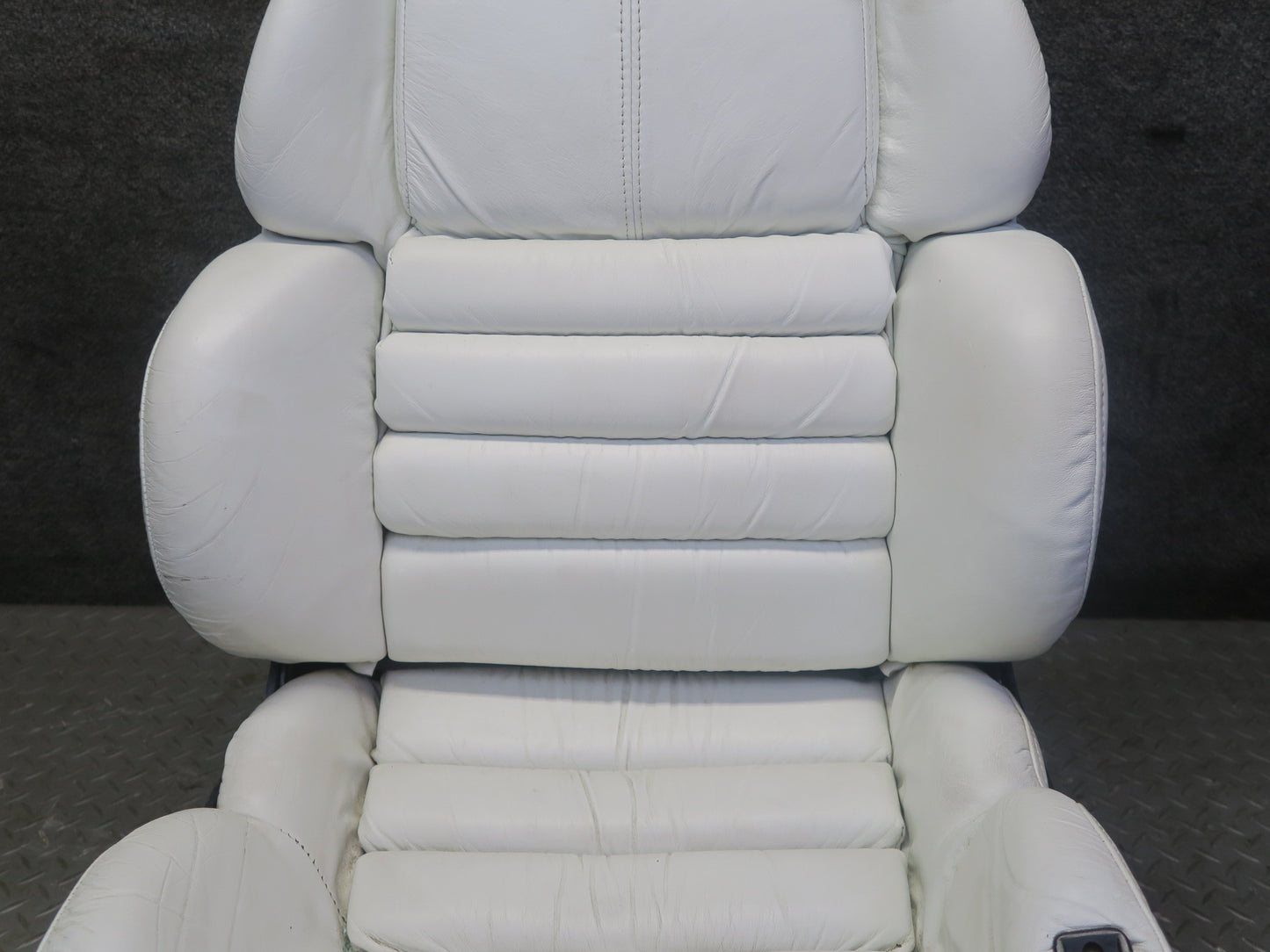 92-93 Chevrolet Corvette C4 Set of 2 Front Left & Right Leather Seat Damaged