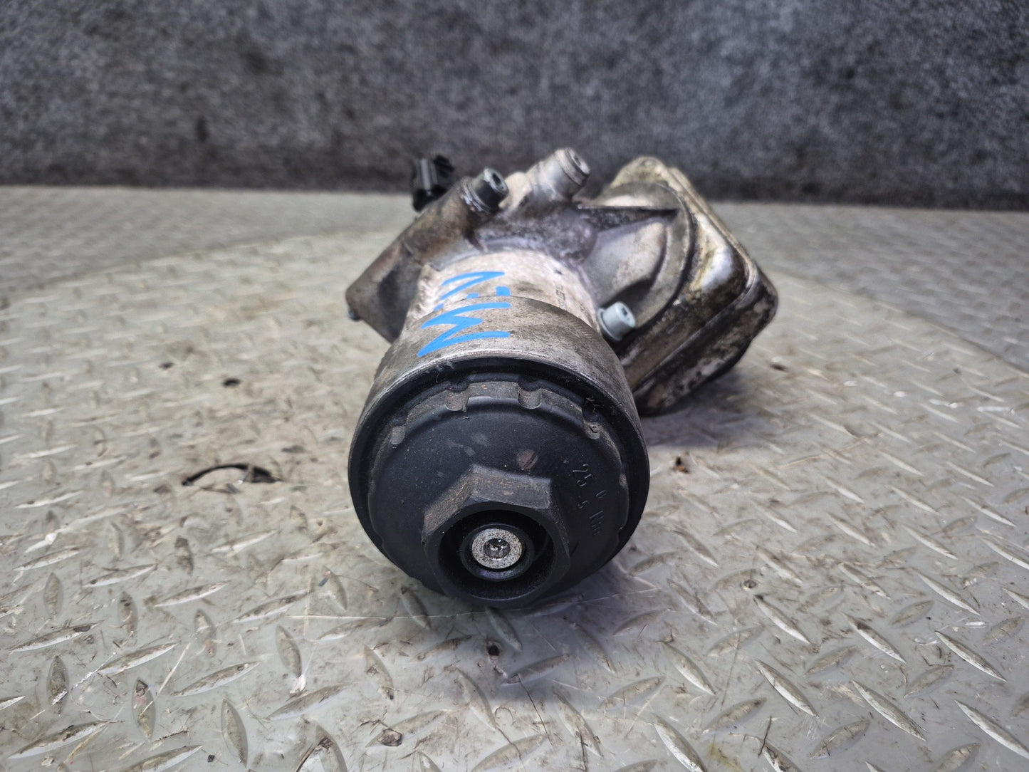 01-03 VW Eurovan T4 2.8L AXK Engine Motor Oil Filter Housing 066115403 OEM