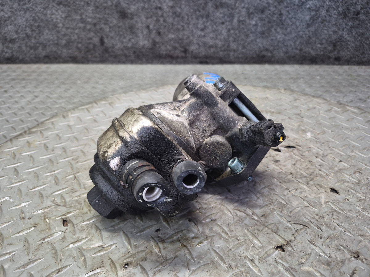 01-03 VW Eurovan T4 2.8L AXK Engine Motor Oil Filter Housing 066115403 OEM