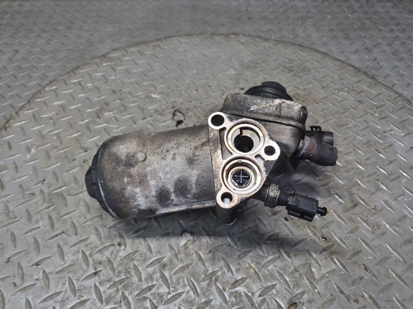01-03 VW Eurovan T4 2.8L AXK Engine Motor Oil Filter Housing 066115403 OEM