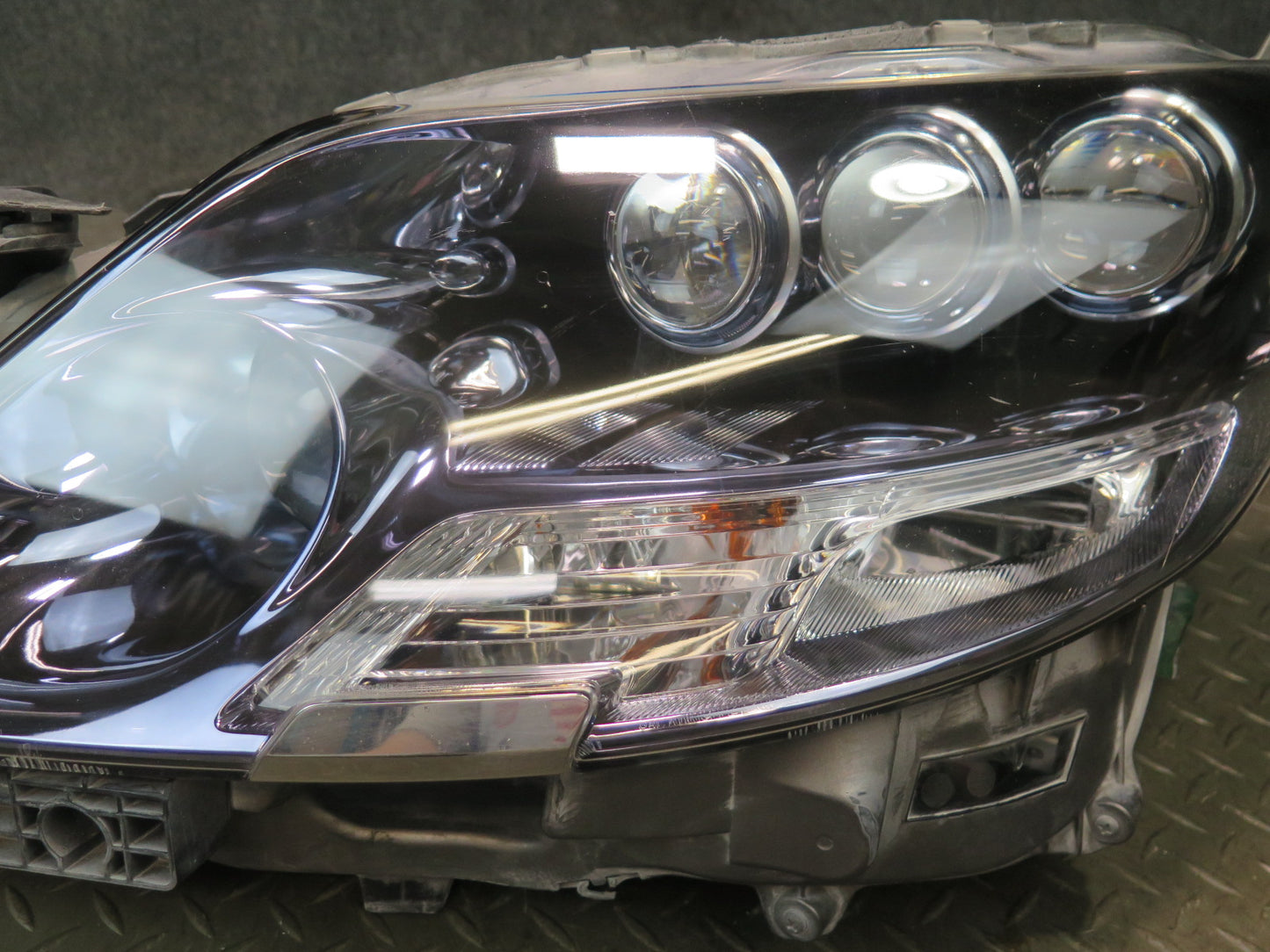08-09 Lexus LS600h Front Left Triple Beam LED Headlight Lamp w Ballast Damaged